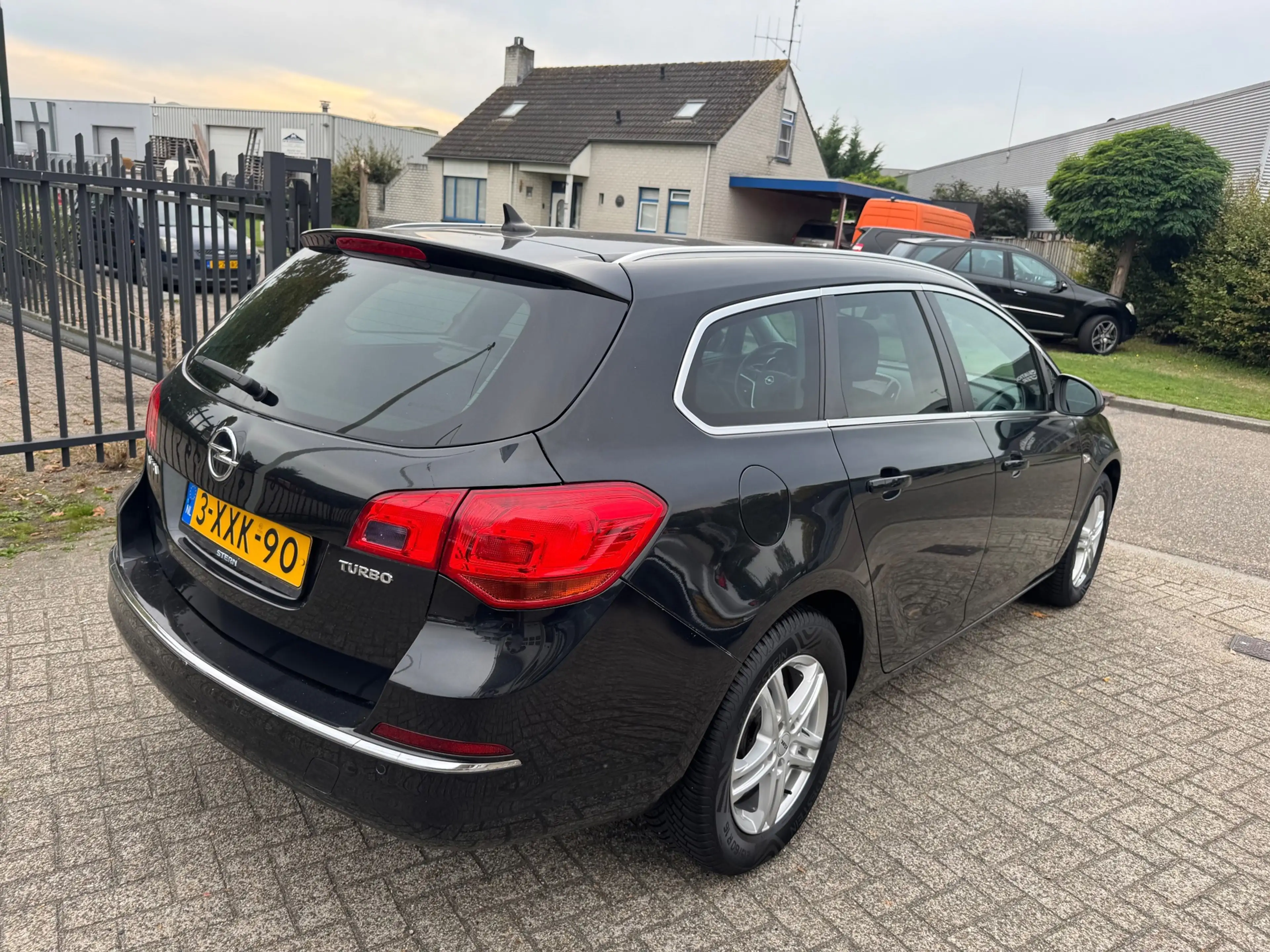 Opel Astra Sports Tourer 1.4 Turbo Business + Navi,Led,Pdc — photo 5