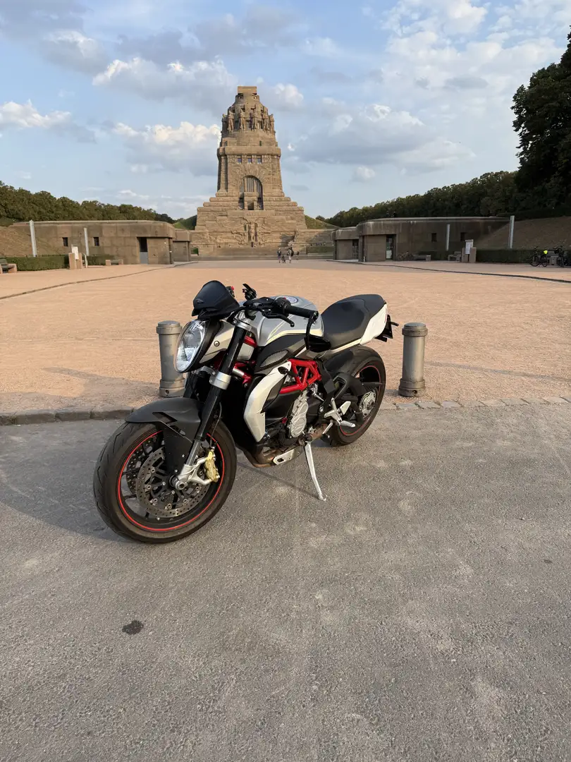 MV Agusta Brutale 800 - 1