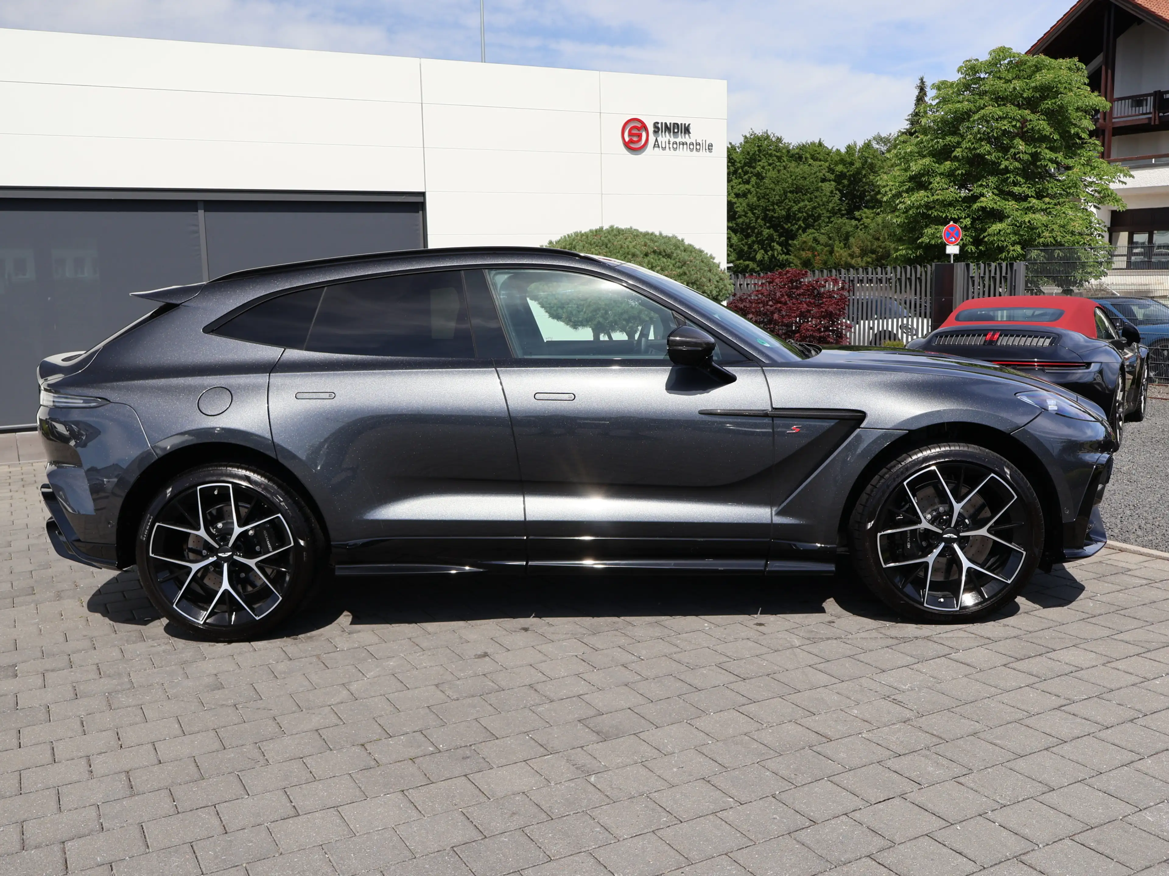 Aston Martin DBX s by -Q- Pano-Mesh Grill-ACC-360° — photo 13