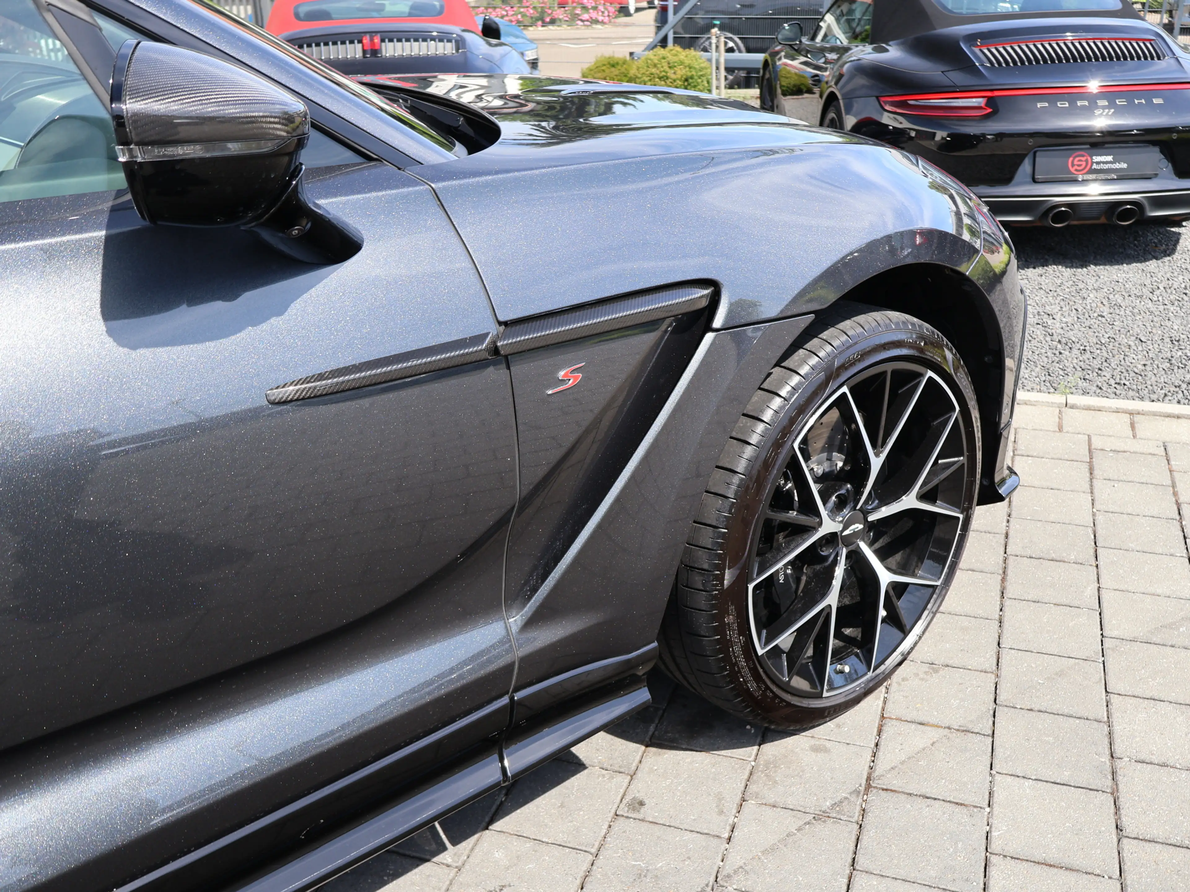 Aston Martin DBX s by -Q- Pano-Mesh Grill-ACC-360° — photo 11