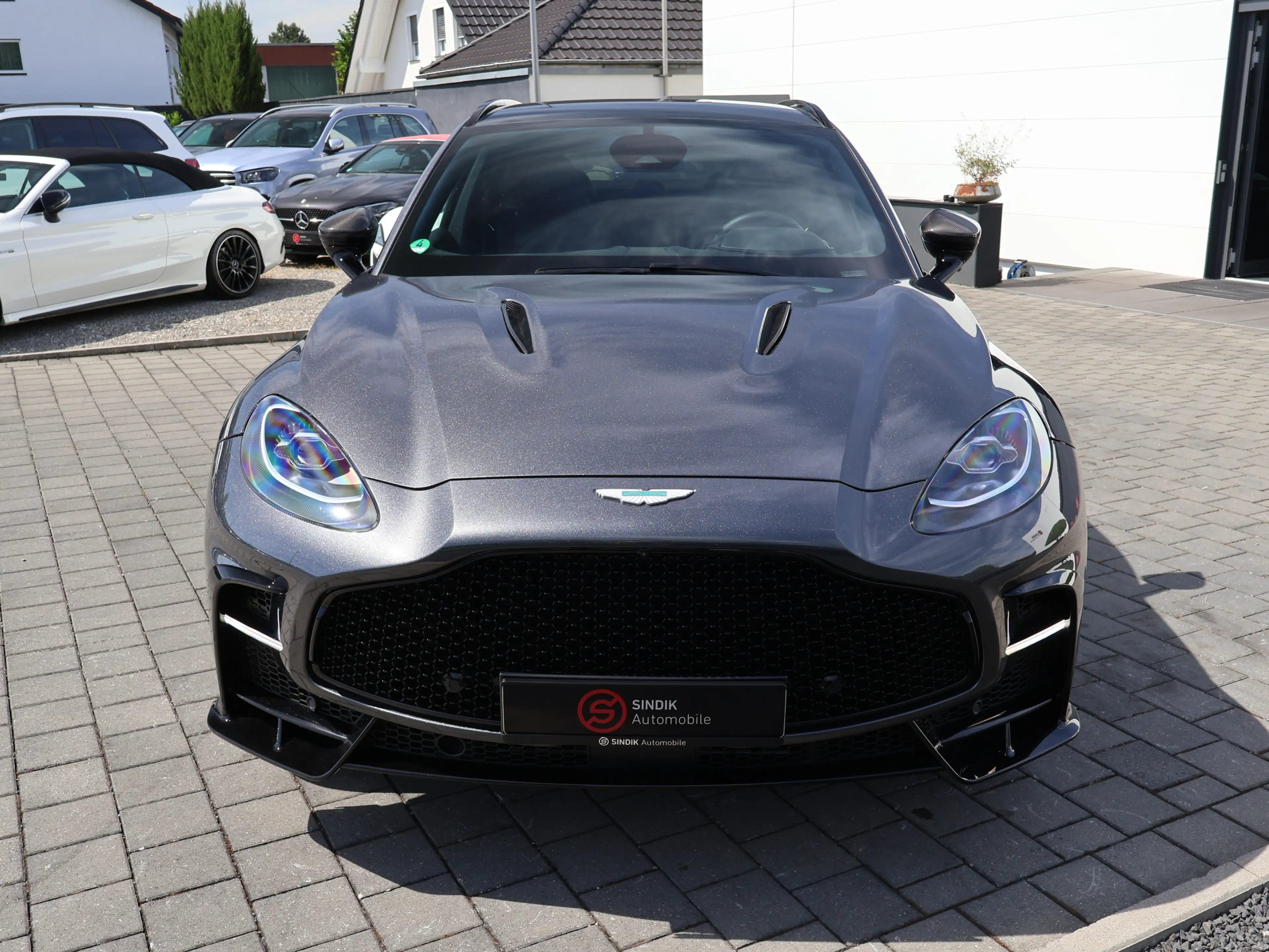 Aston Martin DBX s by -Q- Pano-Mesh Grill-ACC-360° — photo 4