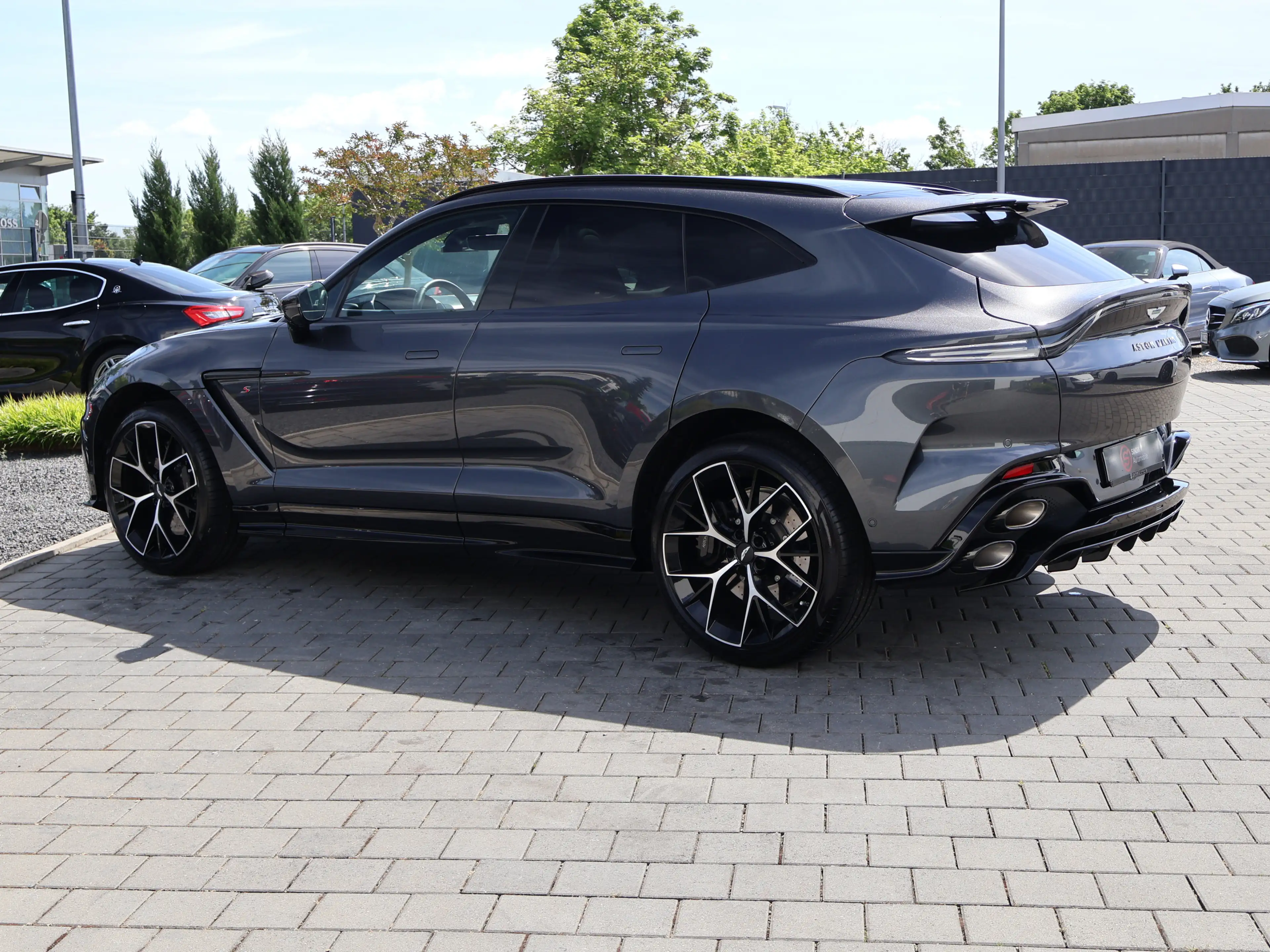 Aston Martin DBX s by -Q- Pano-Mesh Grill-ACC-360° — photo 6