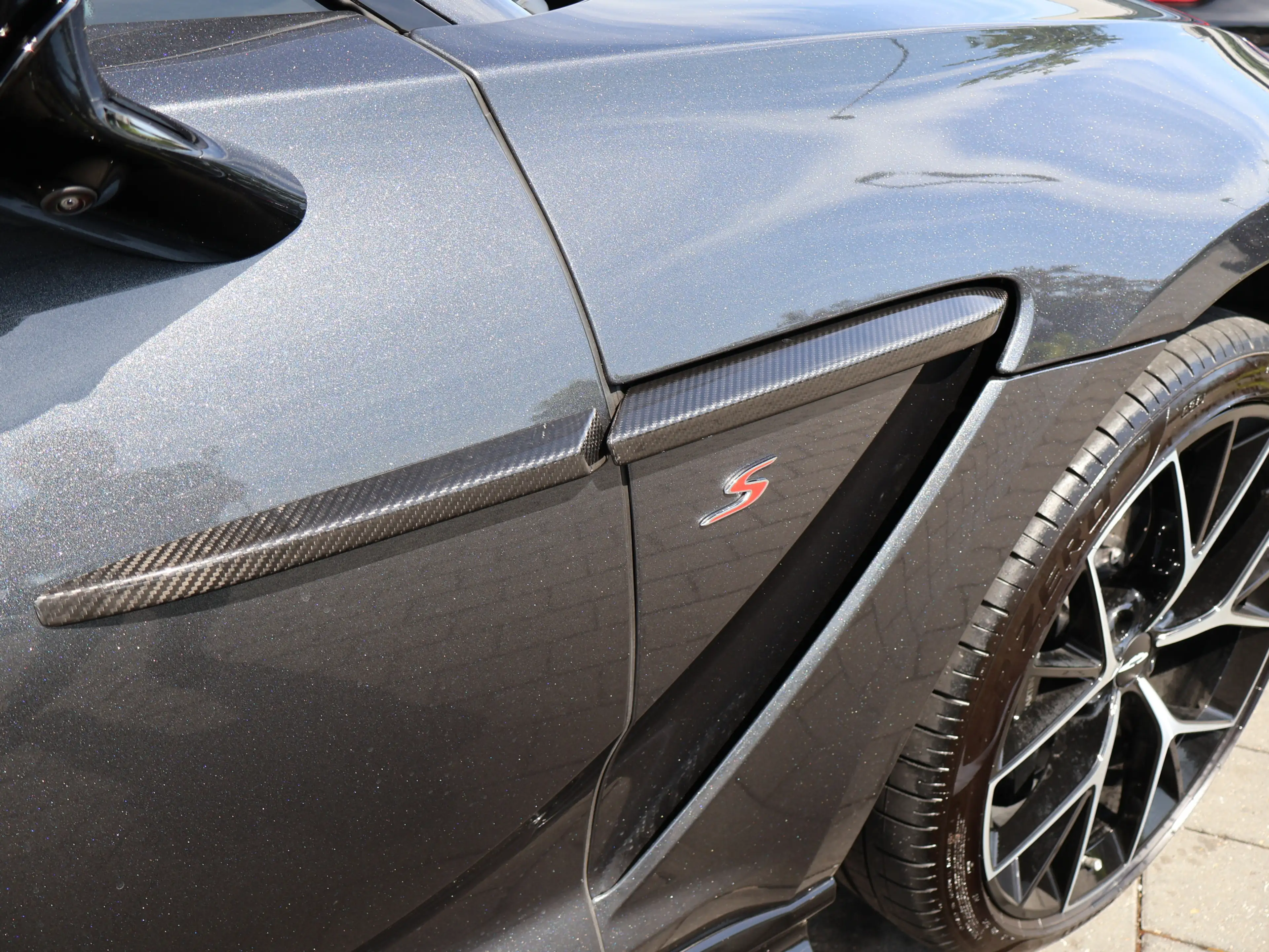 Aston Martin DBX s by -Q- Pano-Mesh Grill-ACC-360° — photo 12
