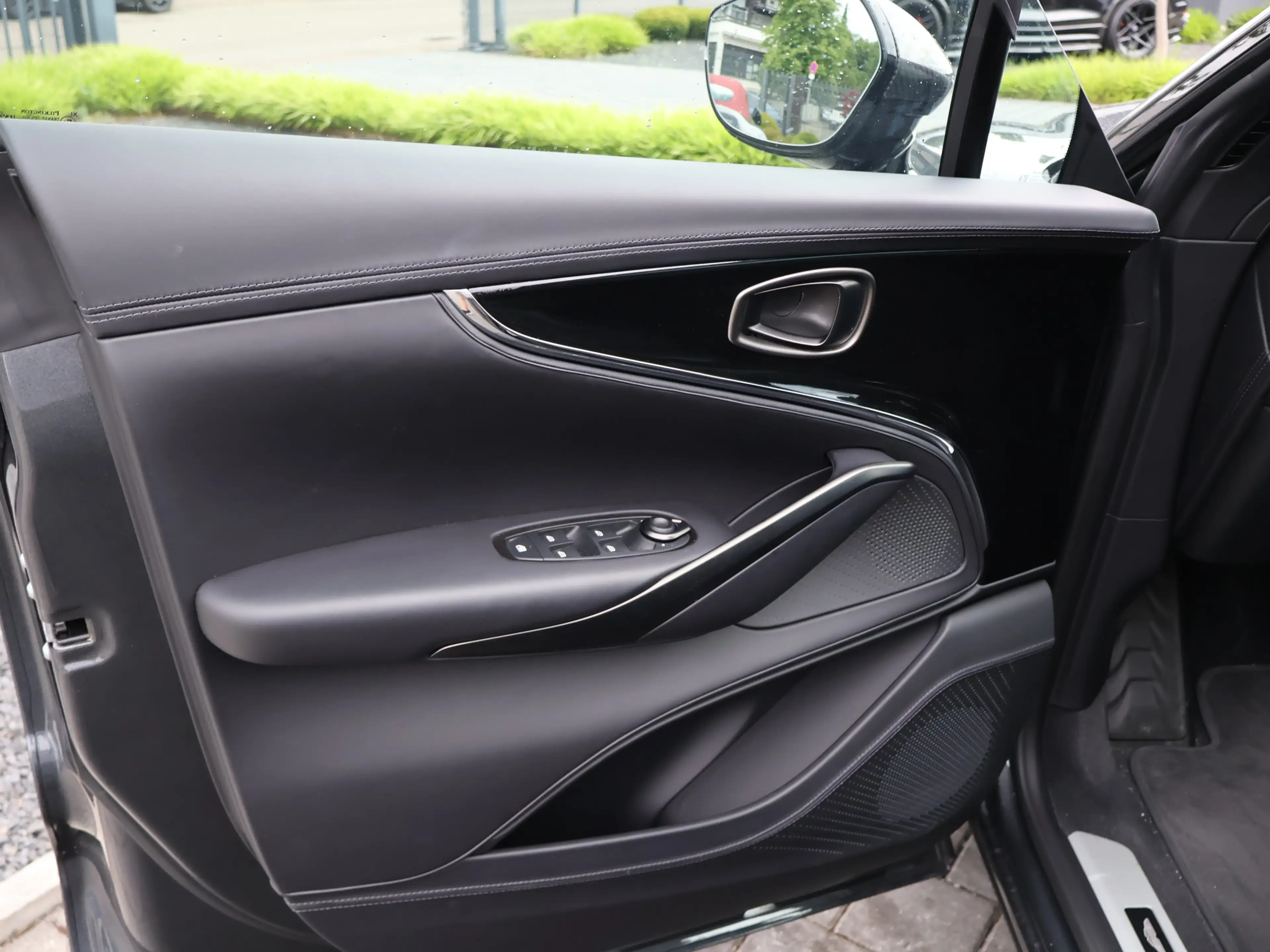 Aston Martin DBX s by -Q- Pano-Mesh Grill-ACC-360° — photo 14