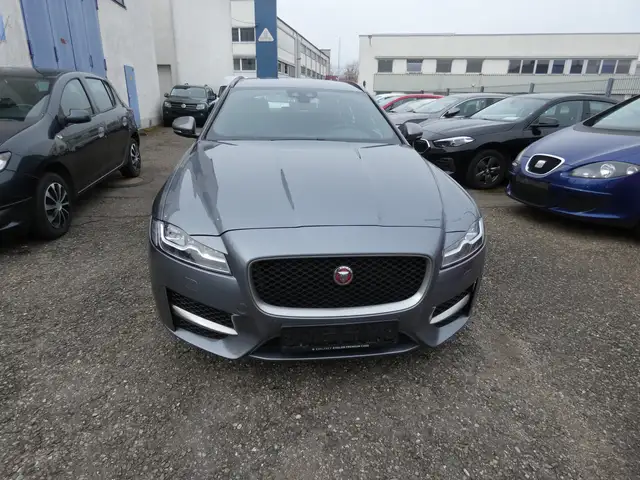 Jaguar XF view 2