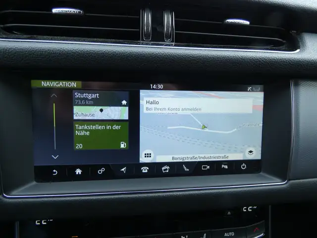 Jaguar XF view 15