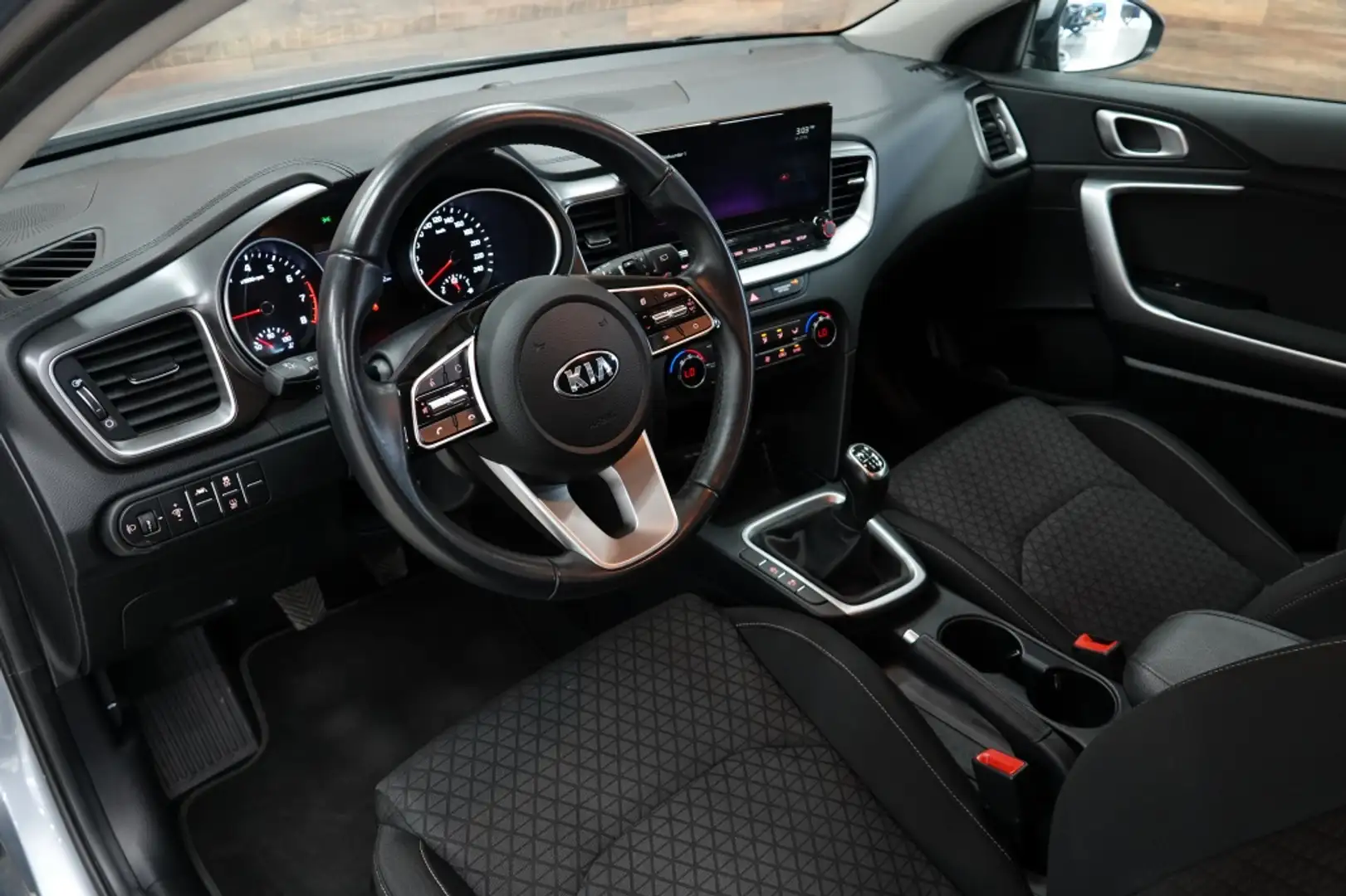 Kia Ceed / cee'd 1.0 T-GDi | CRUISE | CARPLAY | CAMERA | Grijs - 2