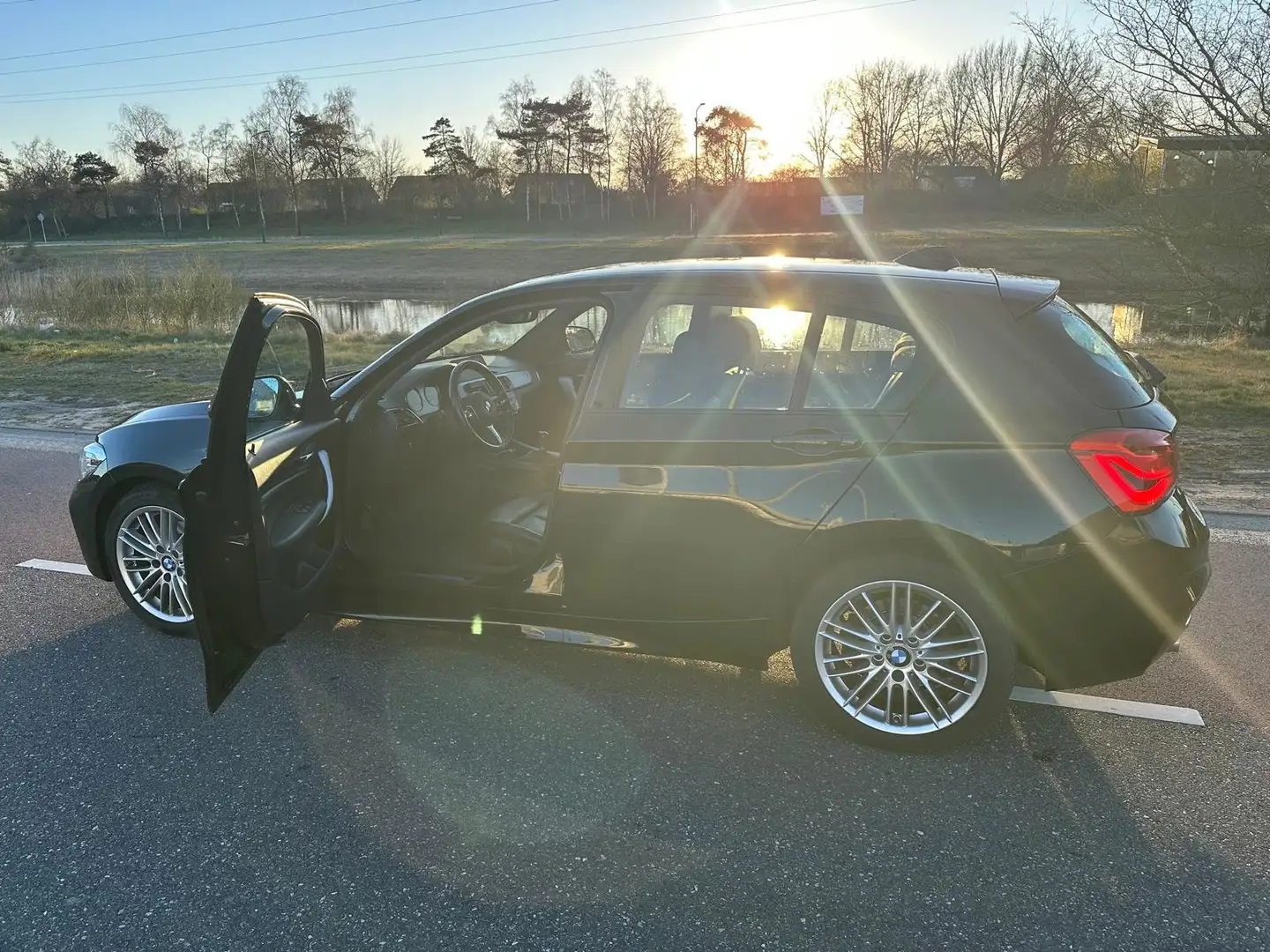 BMW 116 116i Sportpakket High Executive Zwart - 2