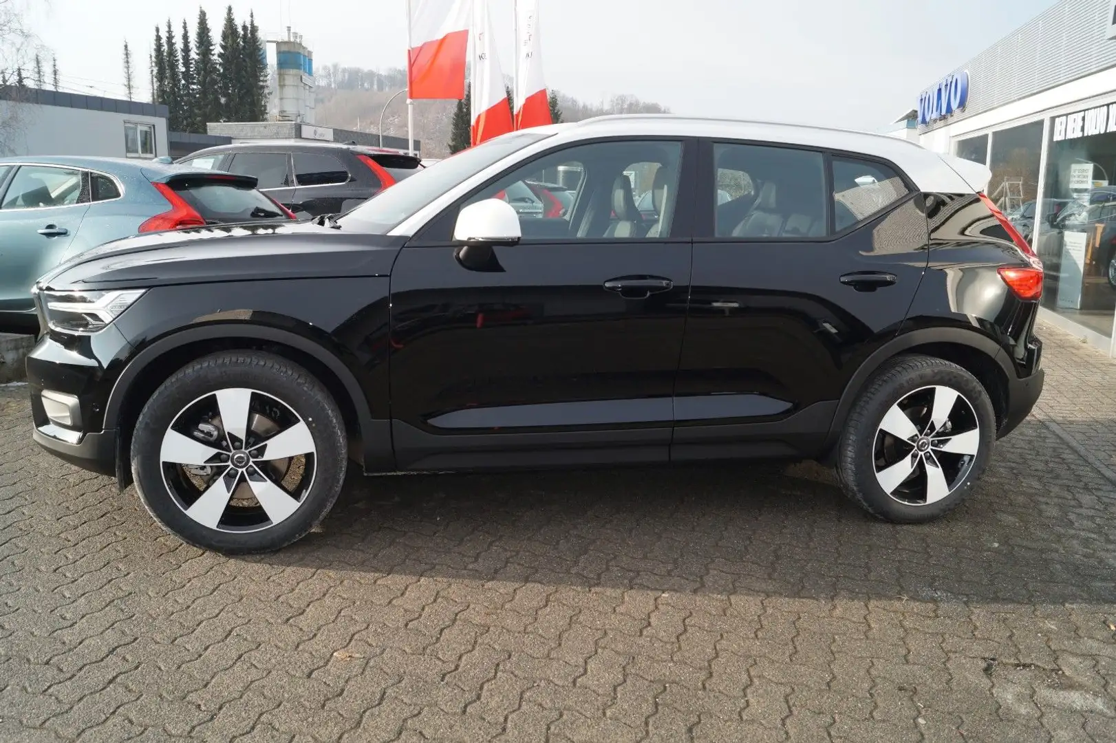 Volvo XC40 T5 AWD Polestar Aut/360°/Panorama/Leder/AHK Schwarz - 2
