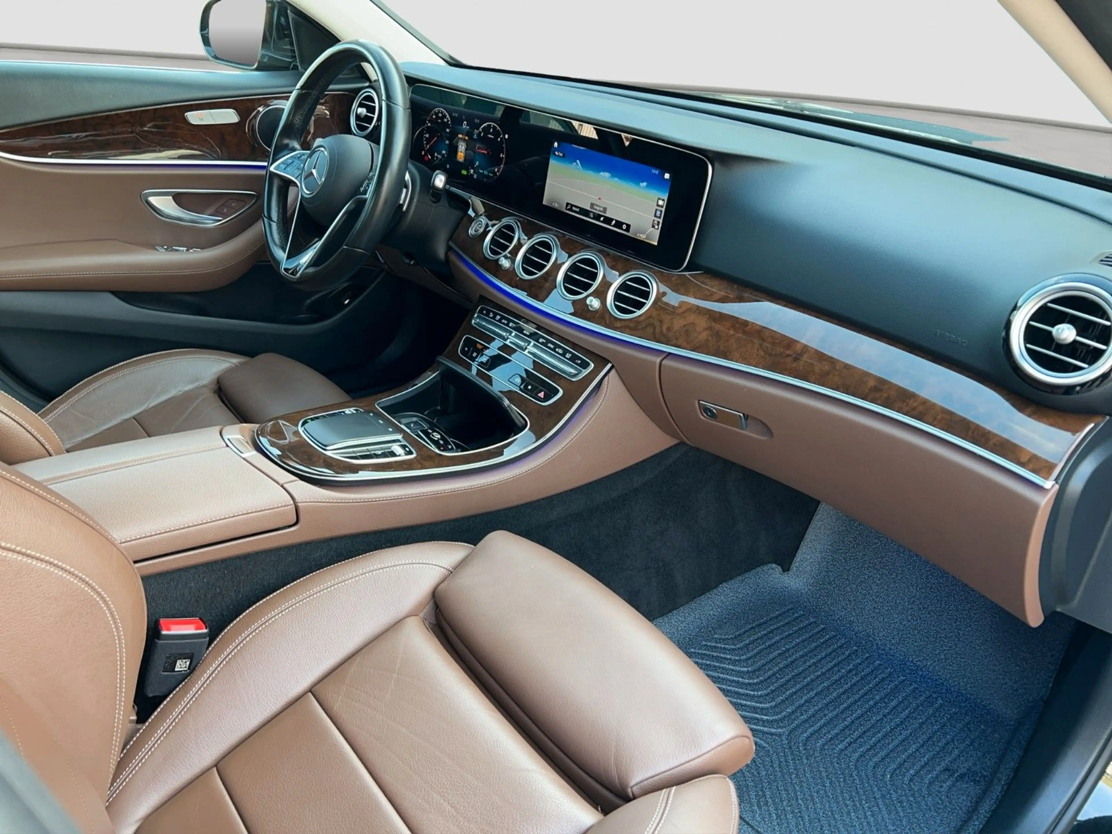 Mercedes-Benz E 220 d Avantgarde *1.HAND*NAVI*LEDER*360°*TOTW* — photo 15