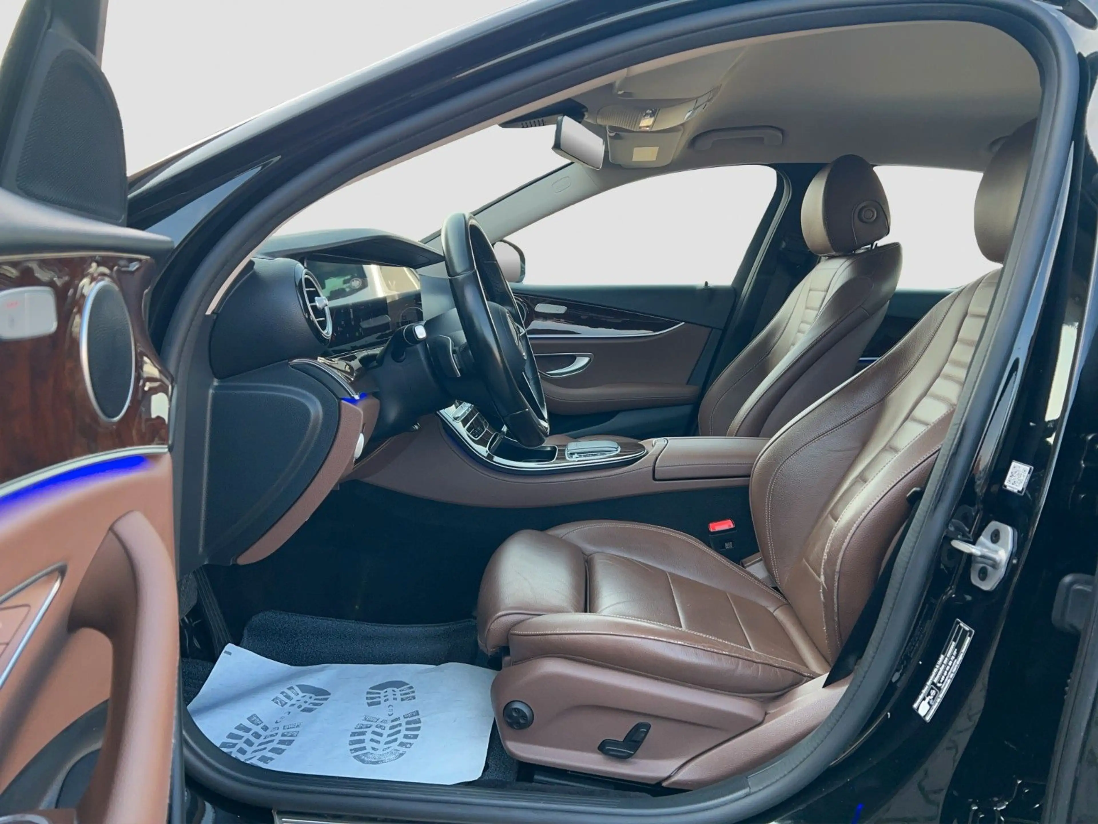 Mercedes-Benz E 220 d Avantgarde *1.HAND*NAVI*LEDER*360°*TOTW* — photo 11
