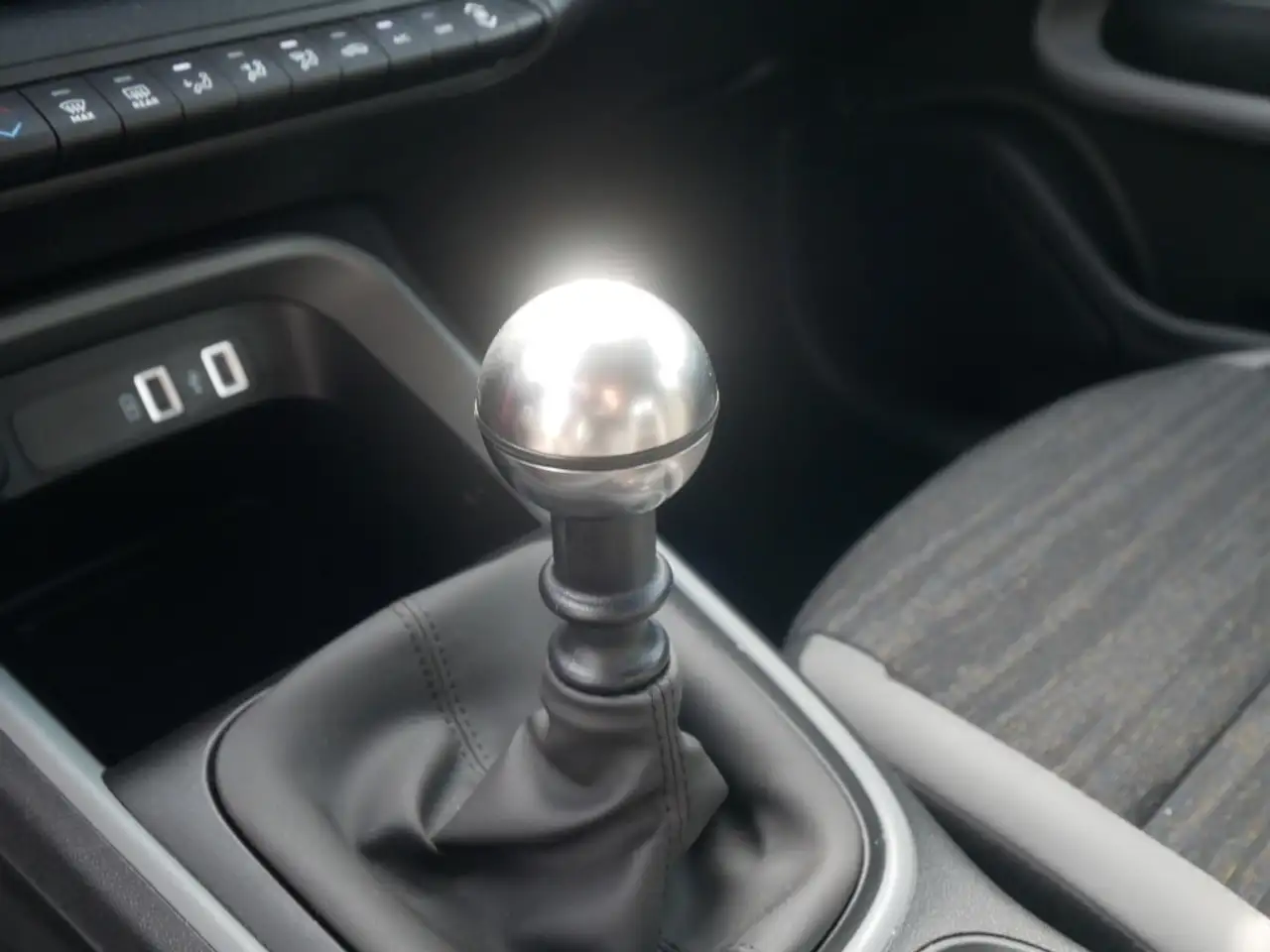 Jeep Avenger LONGITUDE 1.2 T3 100 PS APPLE CARPLAY PDC 10