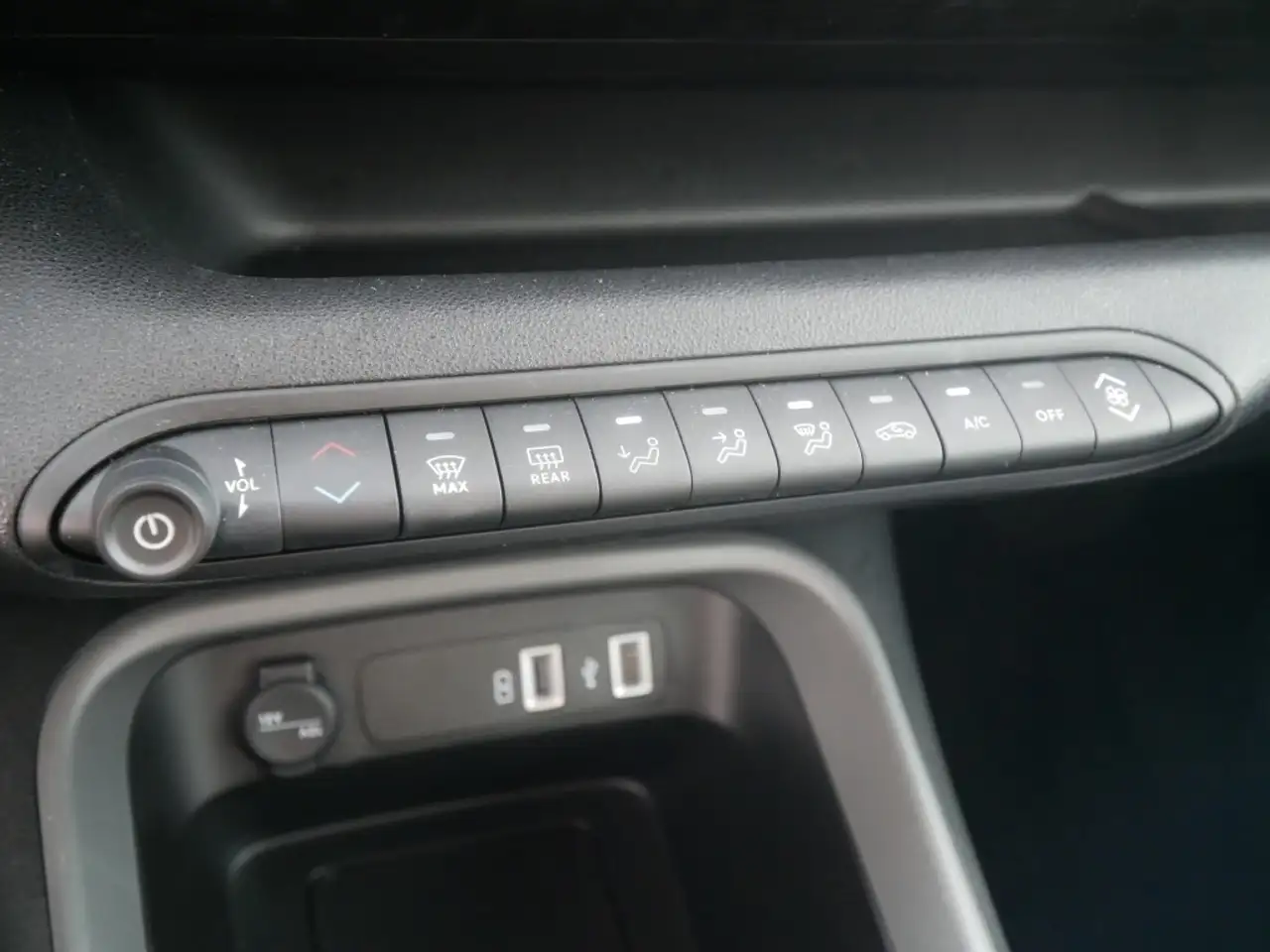 Jeep Avenger LONGITUDE 1.2 T3 100 PS APPLE CARPLAY PDC 23