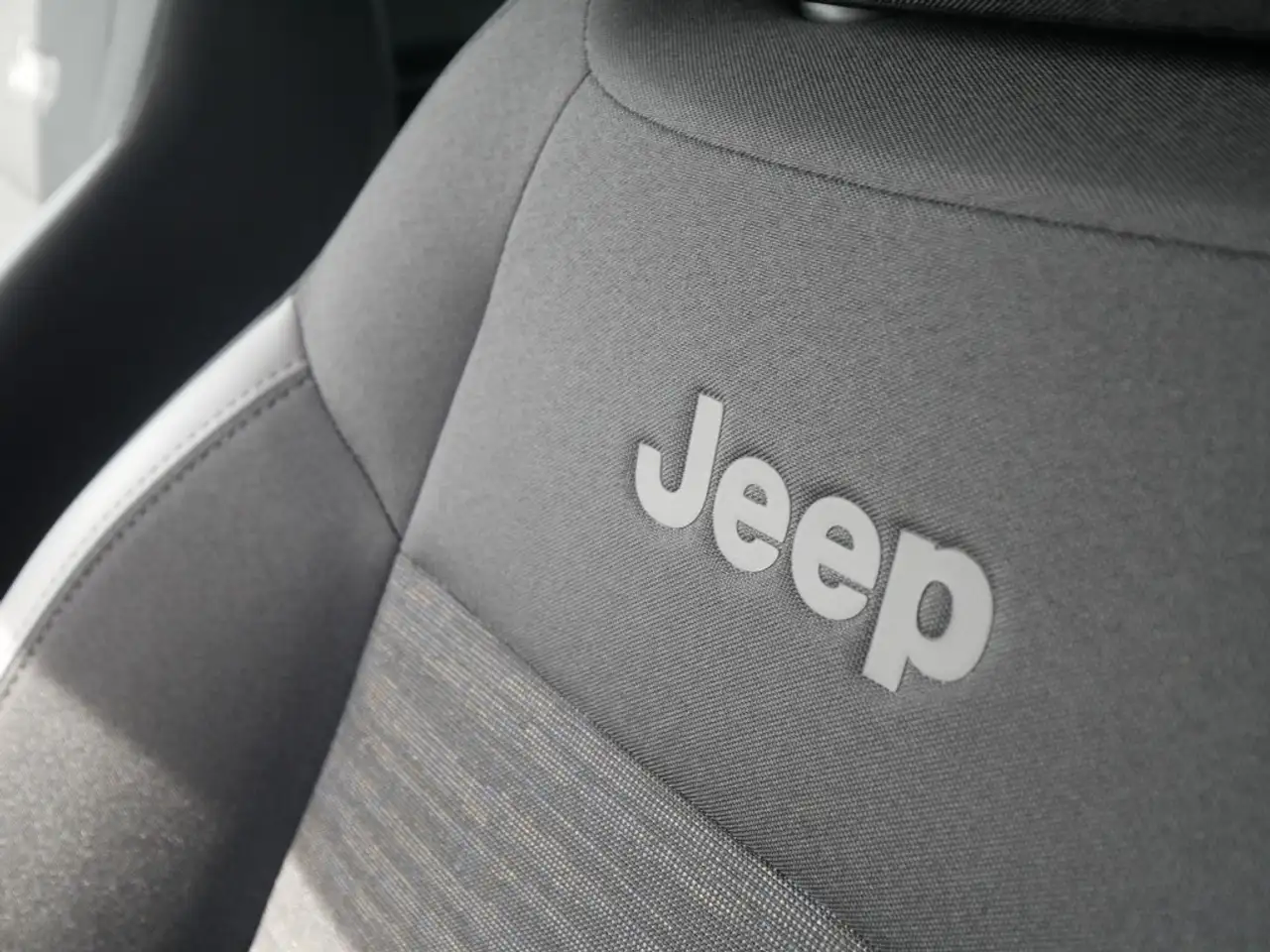 Jeep Avenger LONGITUDE 1.2 T3 100 PS APPLE CARPLAY PDC 9