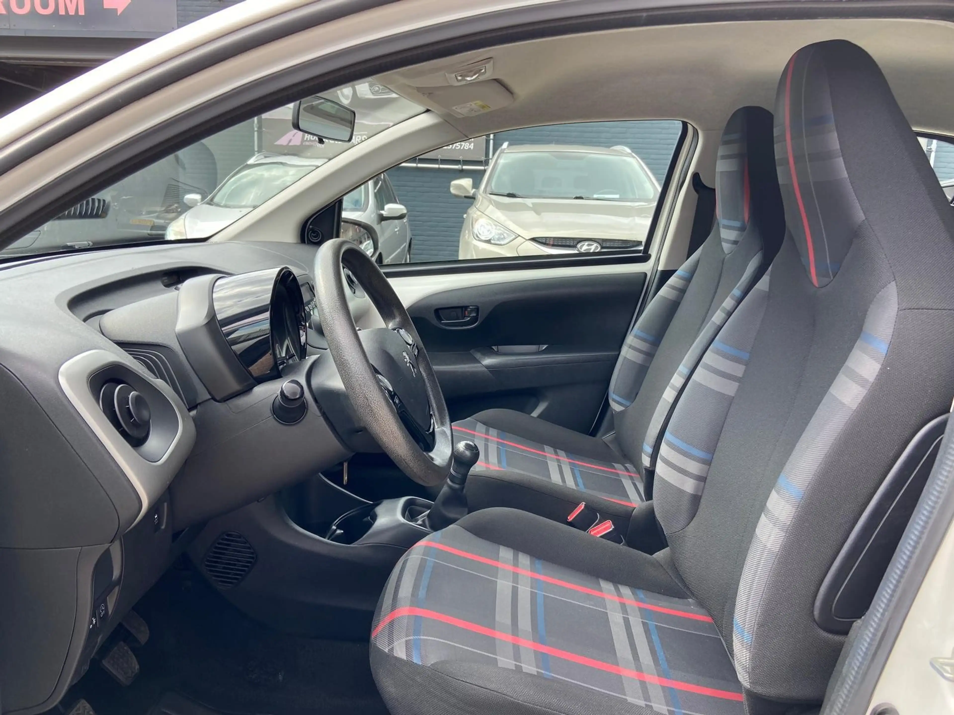 Peugeot 108 1.0 e-VTi Active 5-deurs - Airco - Led-dagrijverli — photo 7
