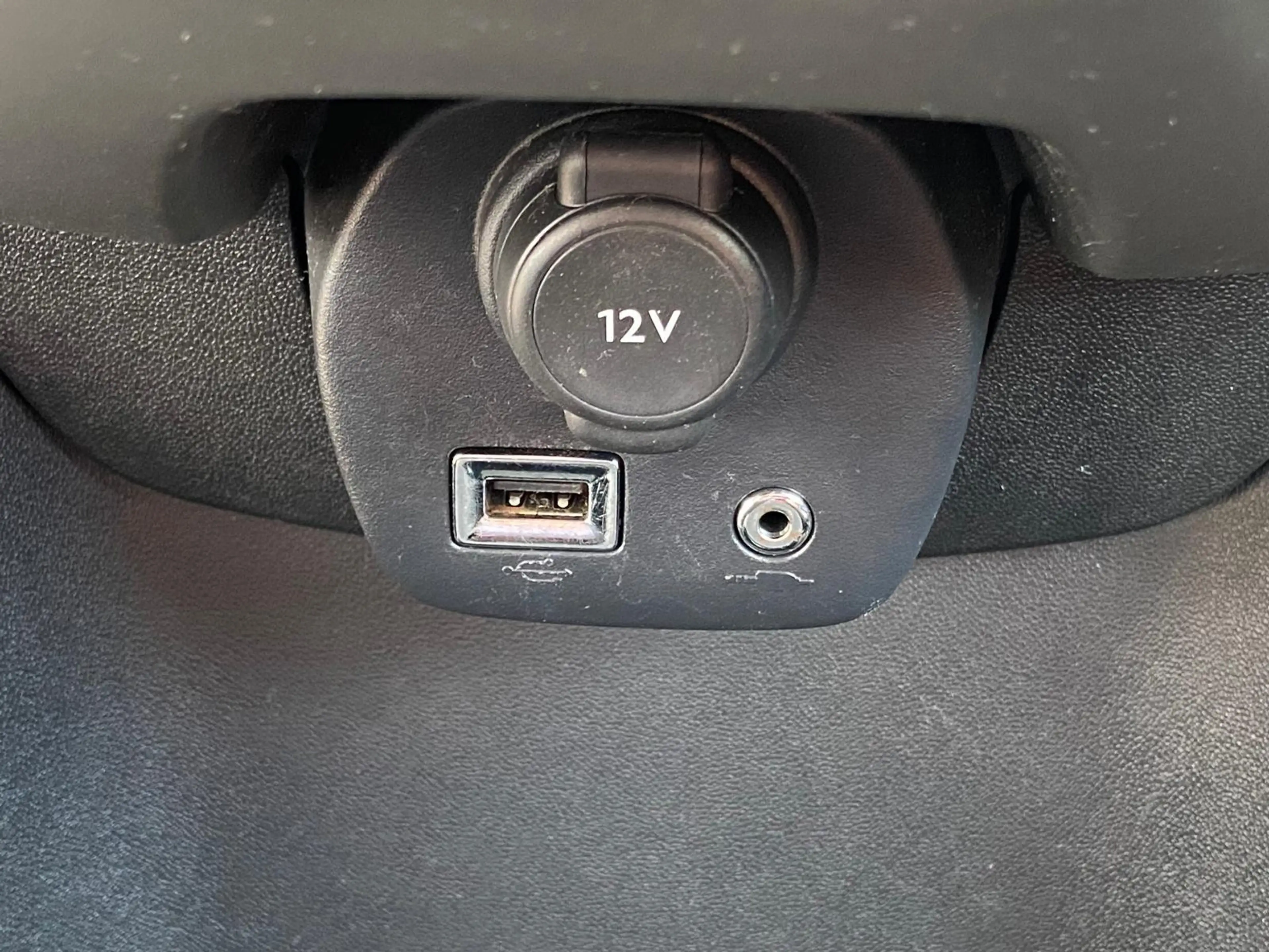 Peugeot 108 1.0 e-VTi Active 5-deurs - Airco - Led-dagrijverli — photo 17