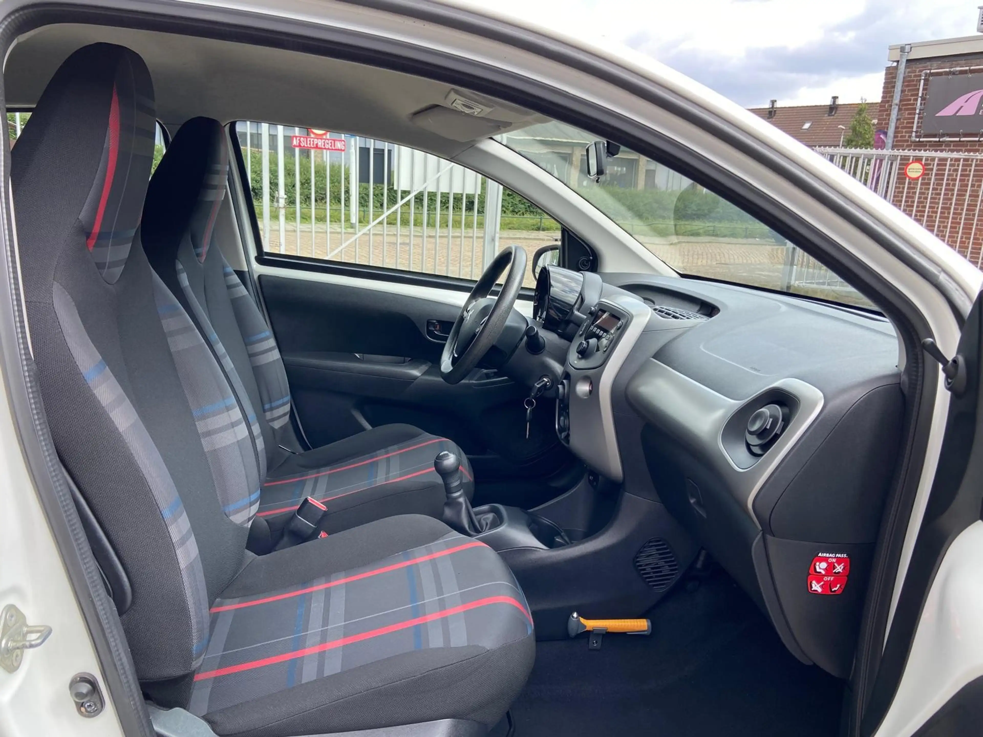 Peugeot 108 1.0 e-VTi Active 5-deurs - Airco - Led-dagrijverli — photo 9
