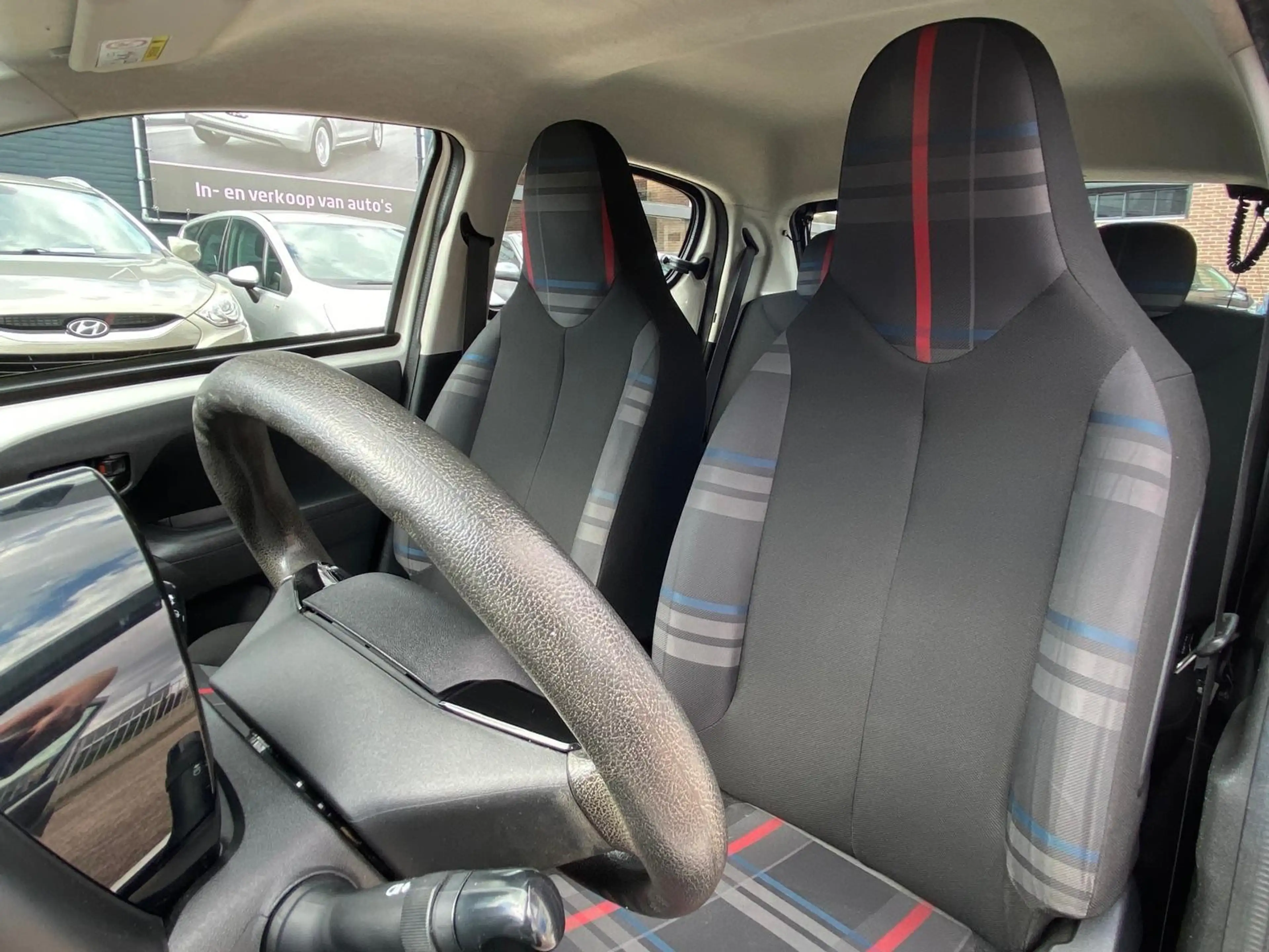 Peugeot 108 1.0 e-VTi Active 5-deurs - Airco - Led-dagrijverli — photo 6