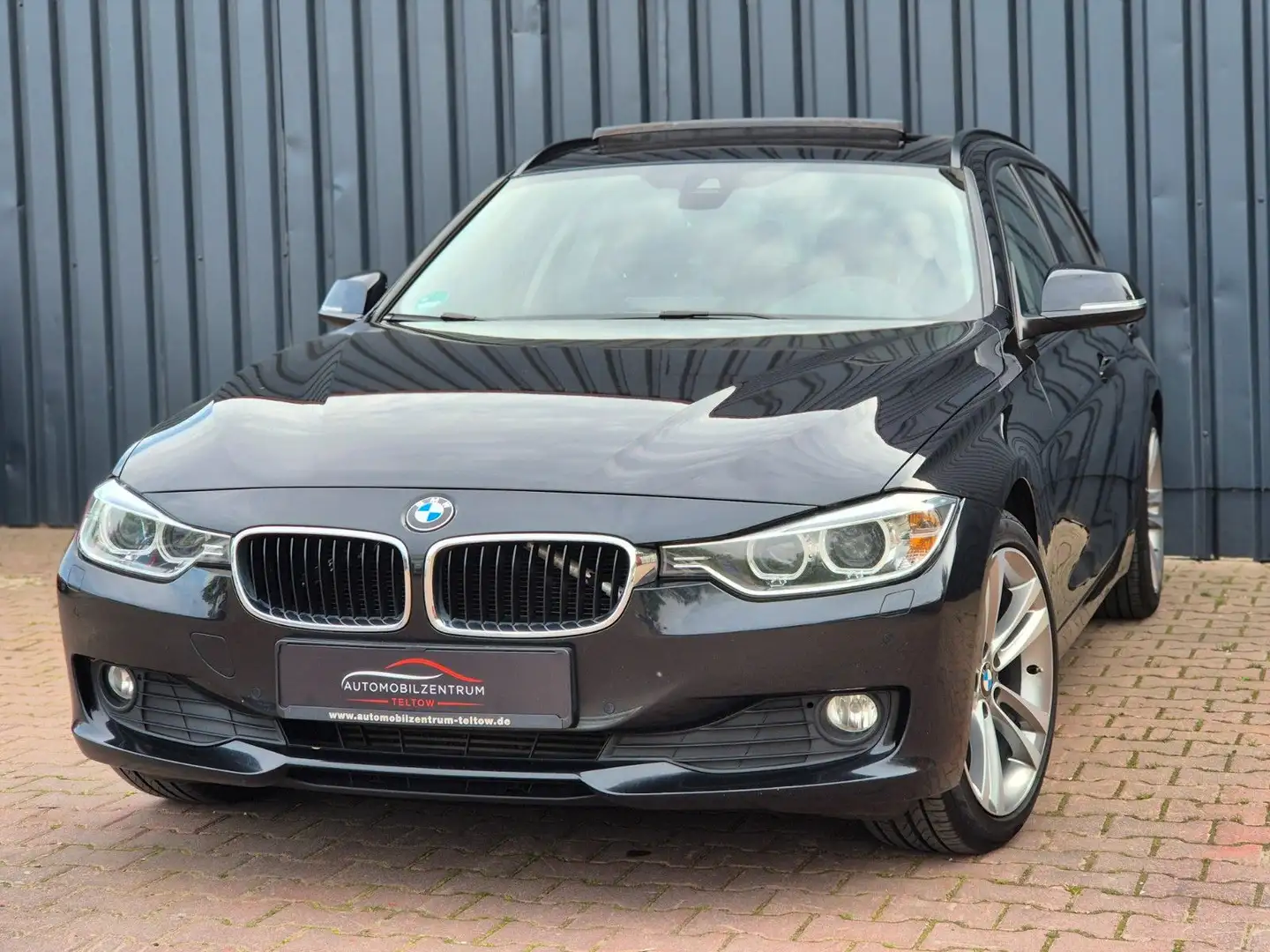 BMW 320 d Touring Steptronic Navi/AHK/Leder/Panorama Noir - 1