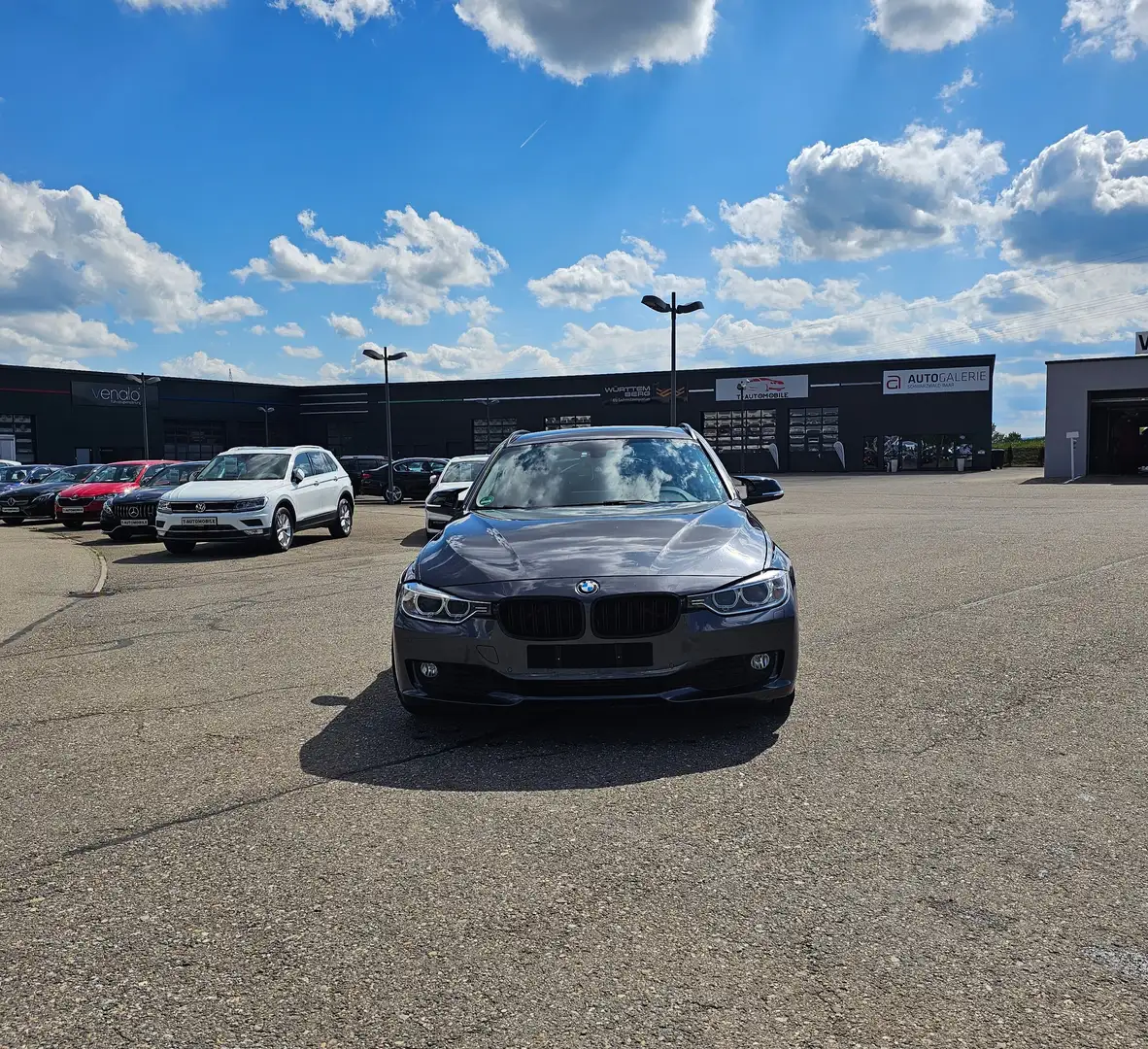 BMW 318 318d Touring Blue Performance Sport Line Grau - 2