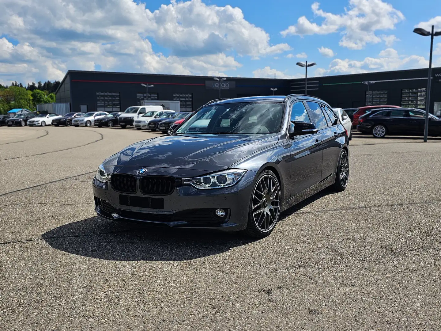 BMW 318 318d Touring Blue Performance Sport Line Grau - 1