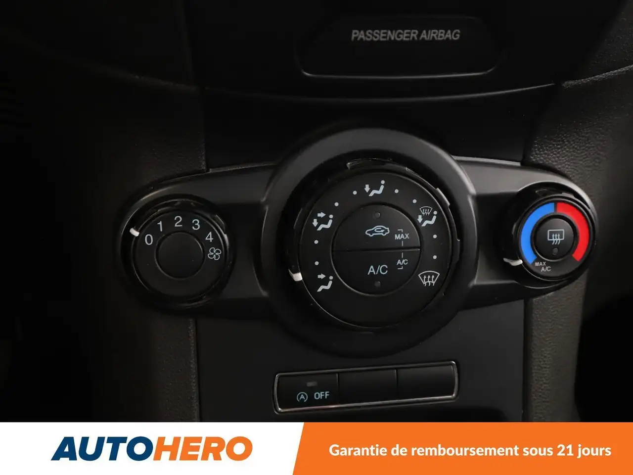 Ford Fiesta 3 portes — photo 23