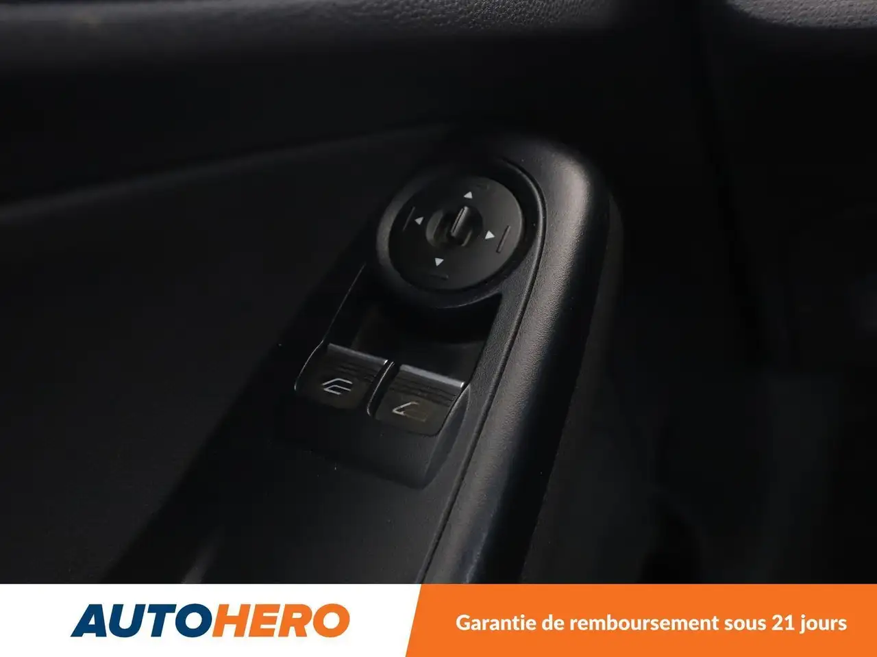 Ford Fiesta 3 portes — photo 25