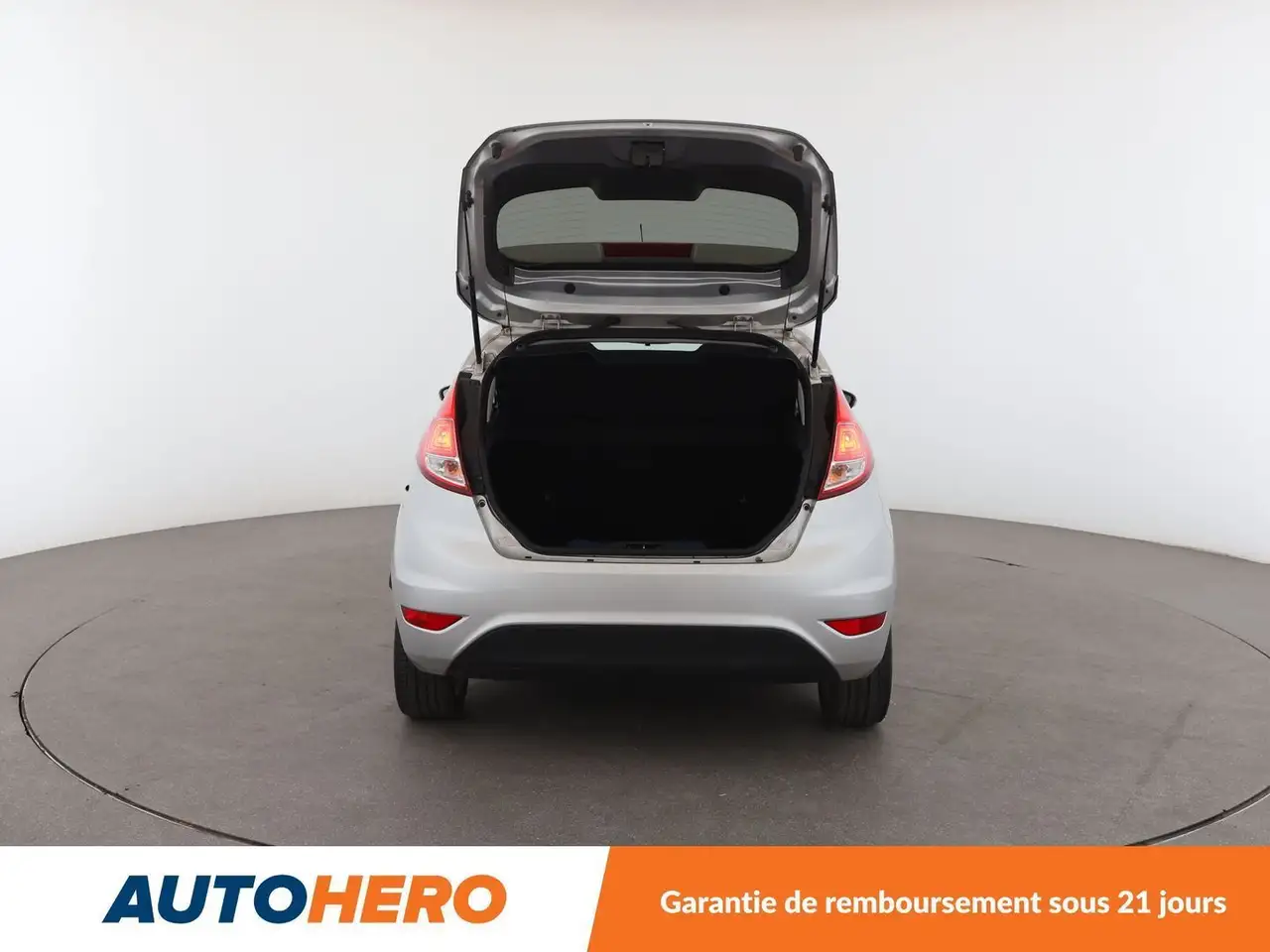 Ford Fiesta 3 portes — photo 16