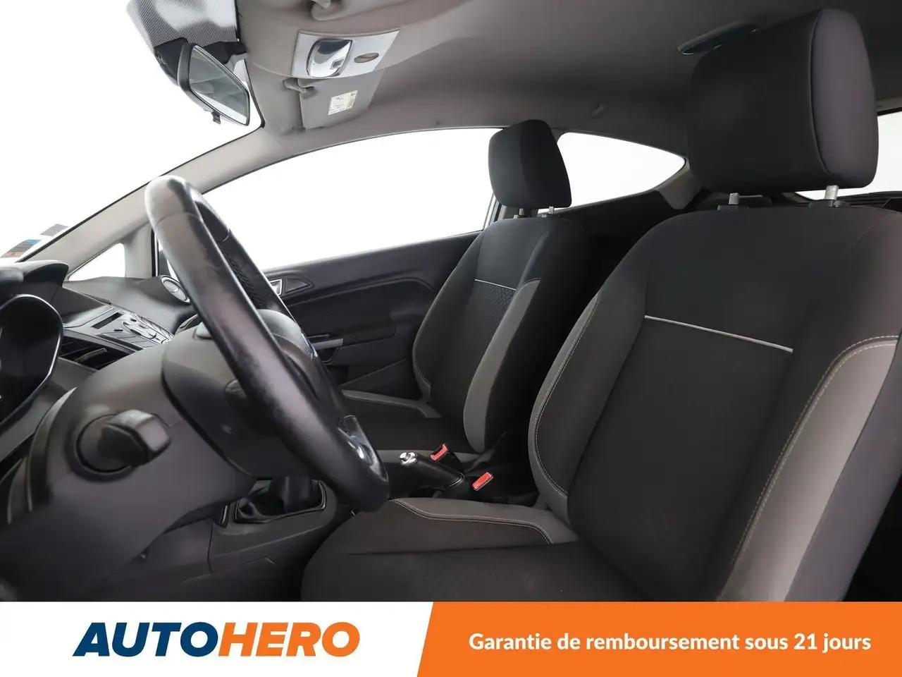 Ford Fiesta 3 portes — photo 10
