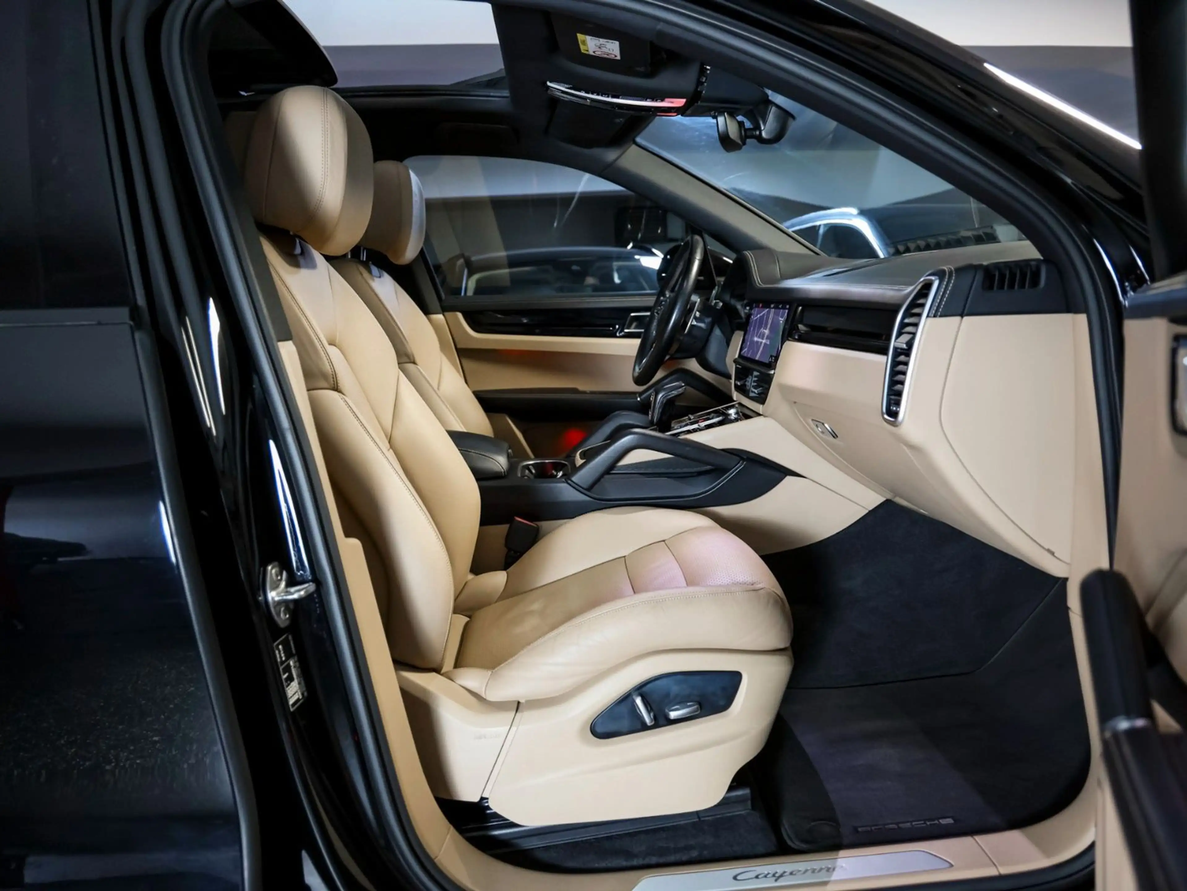 Porsche Cayenne **PANO-BOSE-LUFT-STANDHEIZUNG-TV** — photo 8