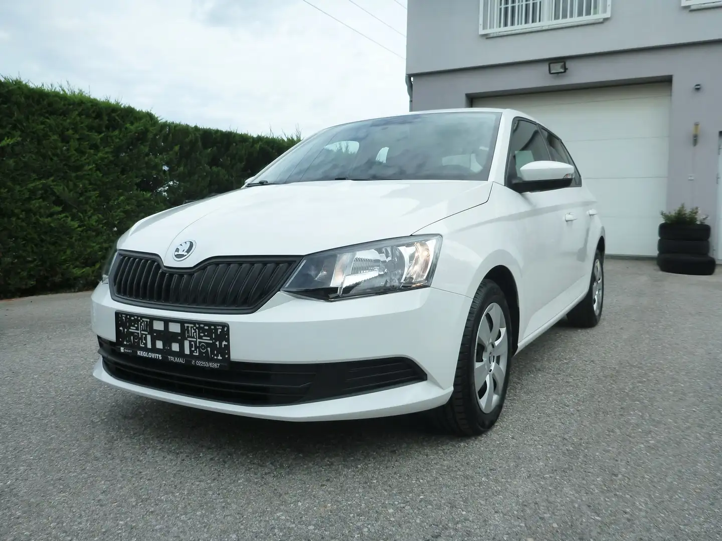 Skoda Fabia Active 1,0 KLIMA FREISPRECH BLUETOOTH USB SD Weiß - 1