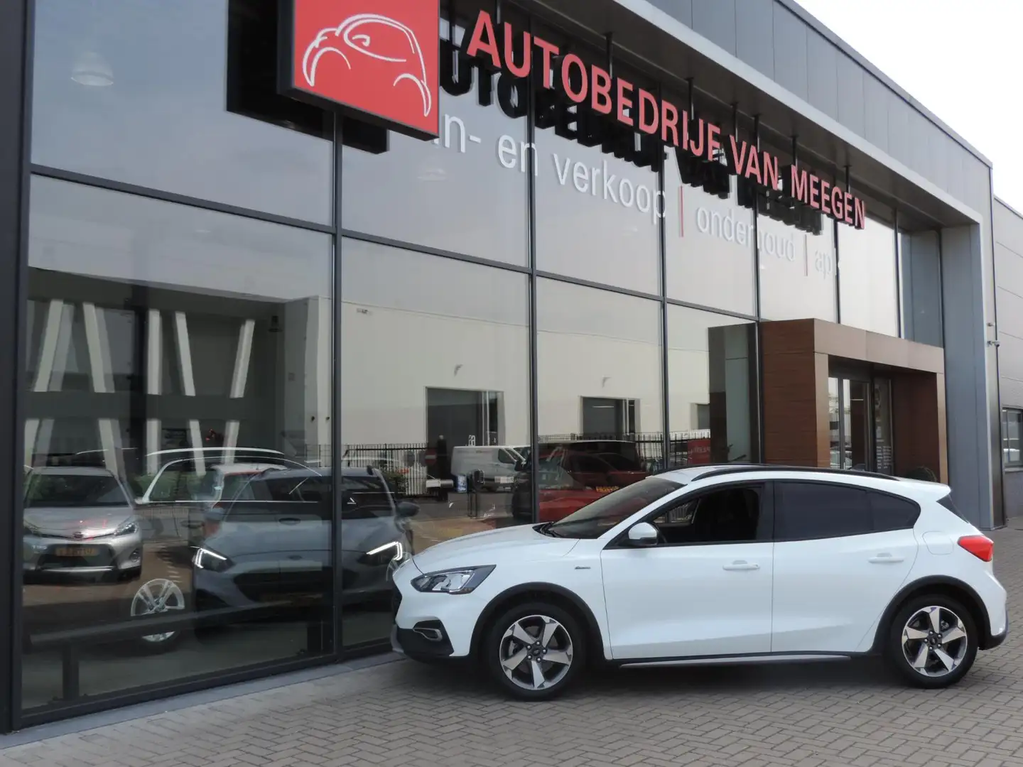 Ford Focus 1.0-T Active Business 68.000km | Winterpack | 1e E Weiß - 2