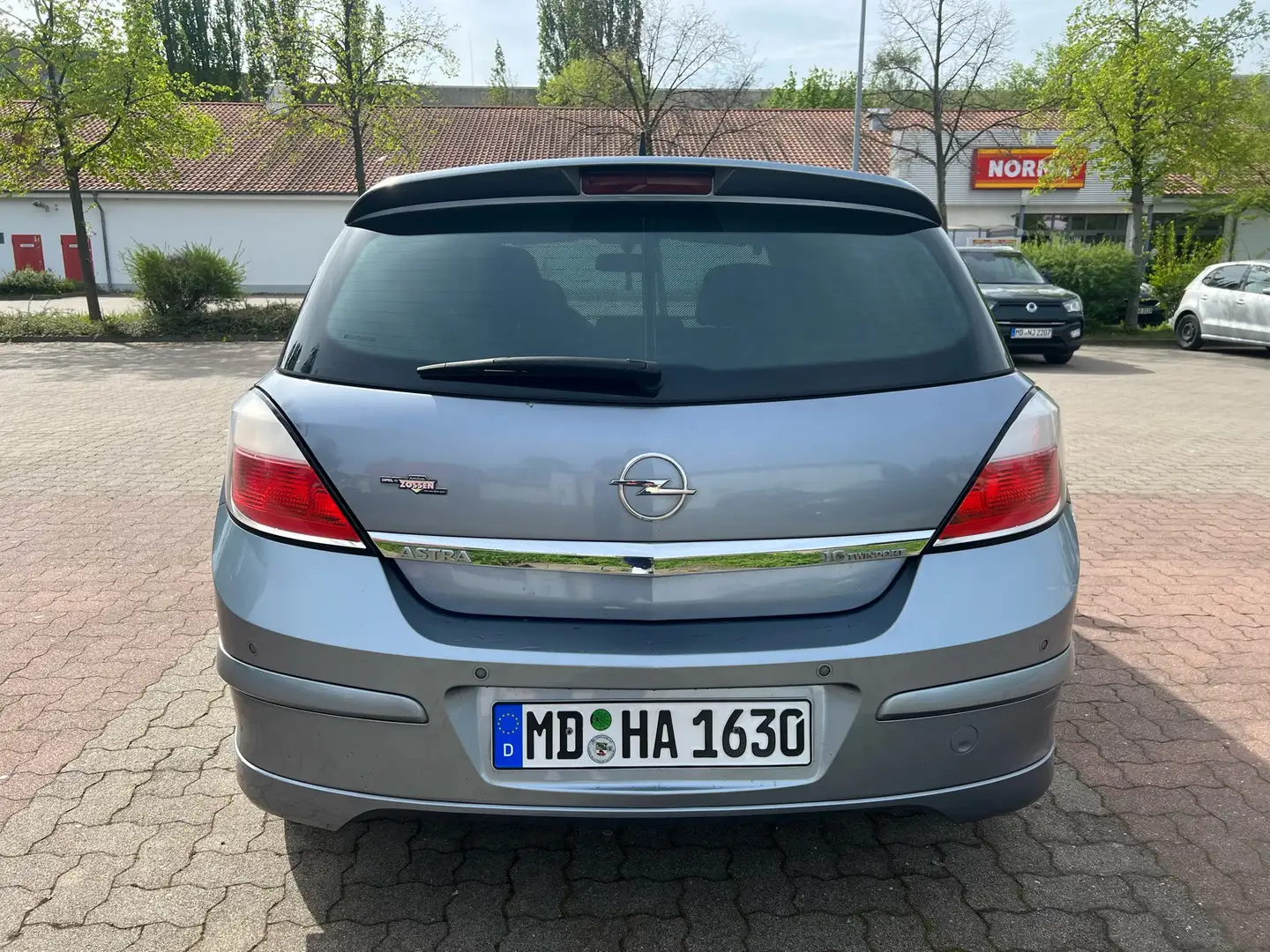 Opel Astra 1.6 Cosmo Sportpacket Silber - 2