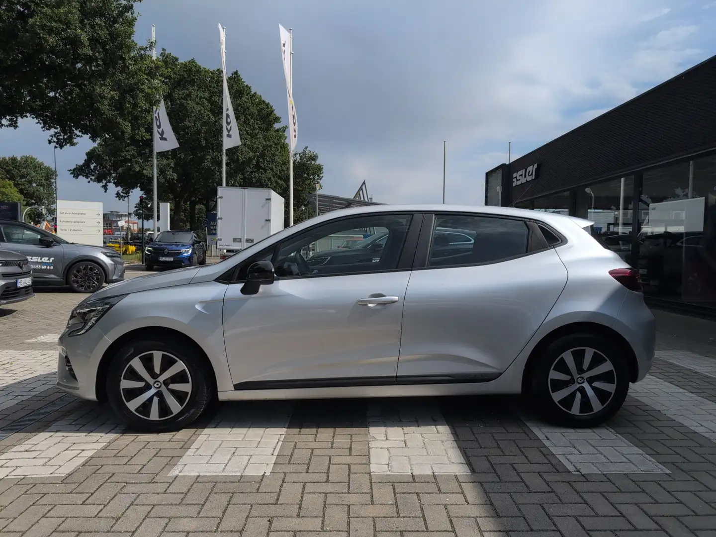Renault Clio 1.0 TCe 90 Equilibre Gris - 2