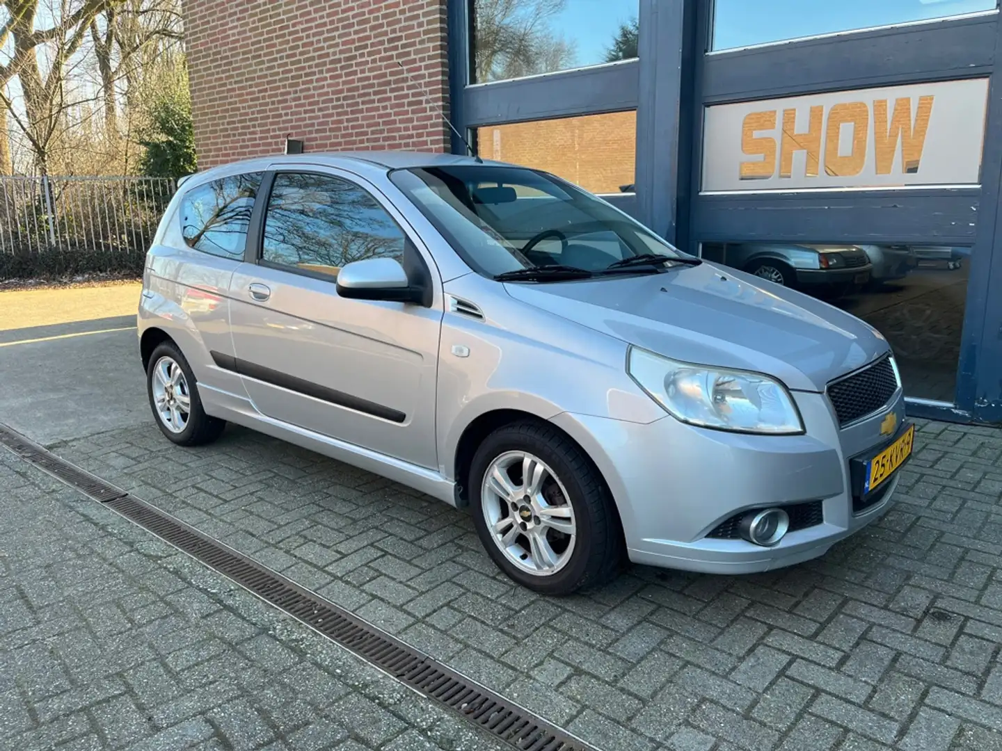 Chevrolet Aveo 1.2 16V LS Grau - 2