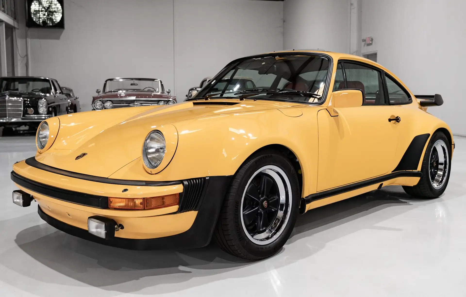 포르쉐 911 Turbo Coupe 1979 노랑 사진 3