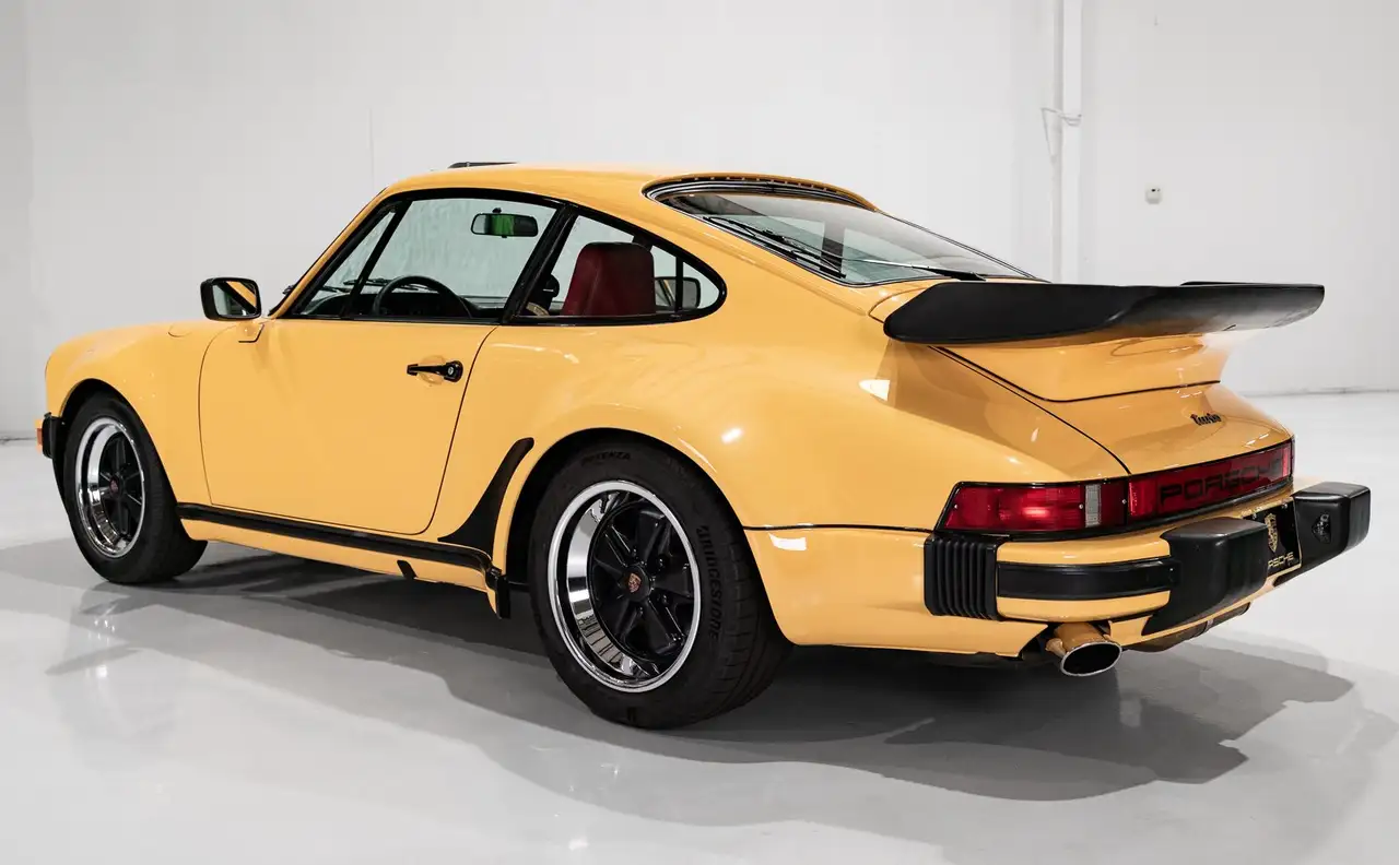 Porsche 930 TURBO 3.3 SUNROOF COUPE (ONLY 28,671 MILES) ONLY 28,671 MILES, foto 9