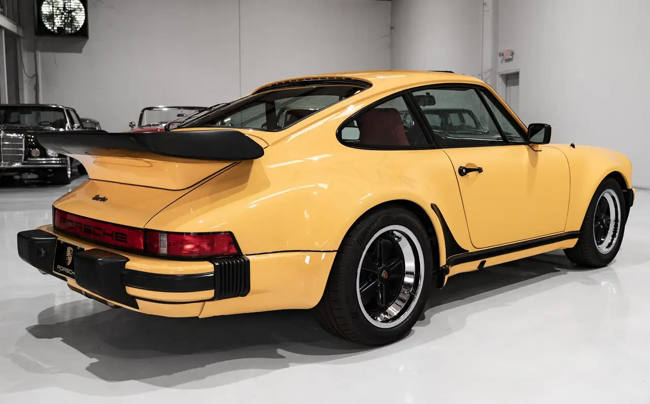 Porsche 930 TURBO 3.3 SUNROOF COUPE (ONLY 28,671 MILES) ONLY 28,671 MILES, foto 7