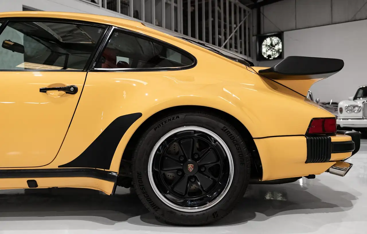 Porsche 930 TURBO 3.3 SUNROOF COUPE (ONLY 28,671 MILES) ONLY 28,671 MILES, foto 12