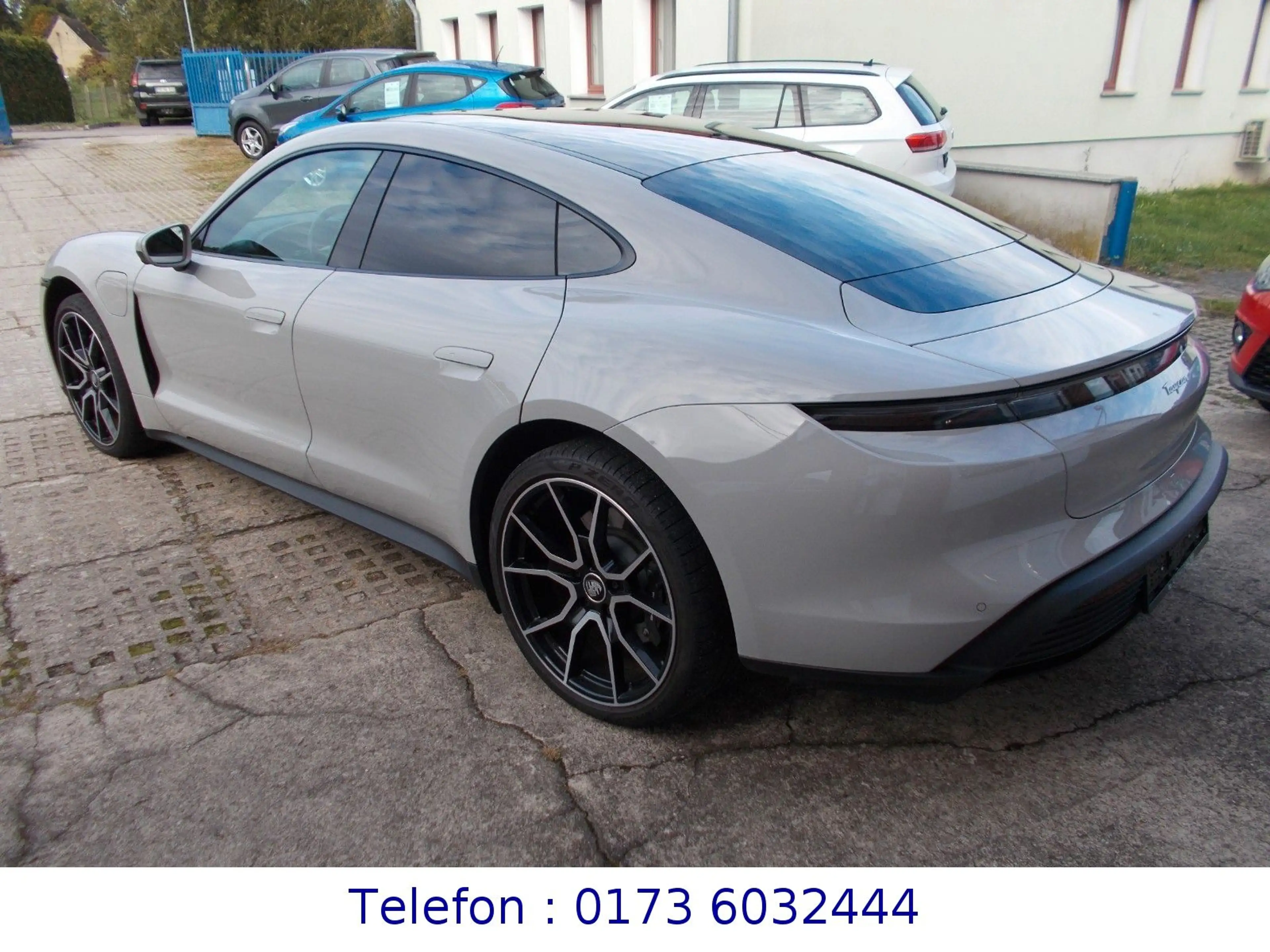 Porsche Taycan Pano,BOSE,360°,Bat+,LuftFaW,Beif.Displ. — photo 6