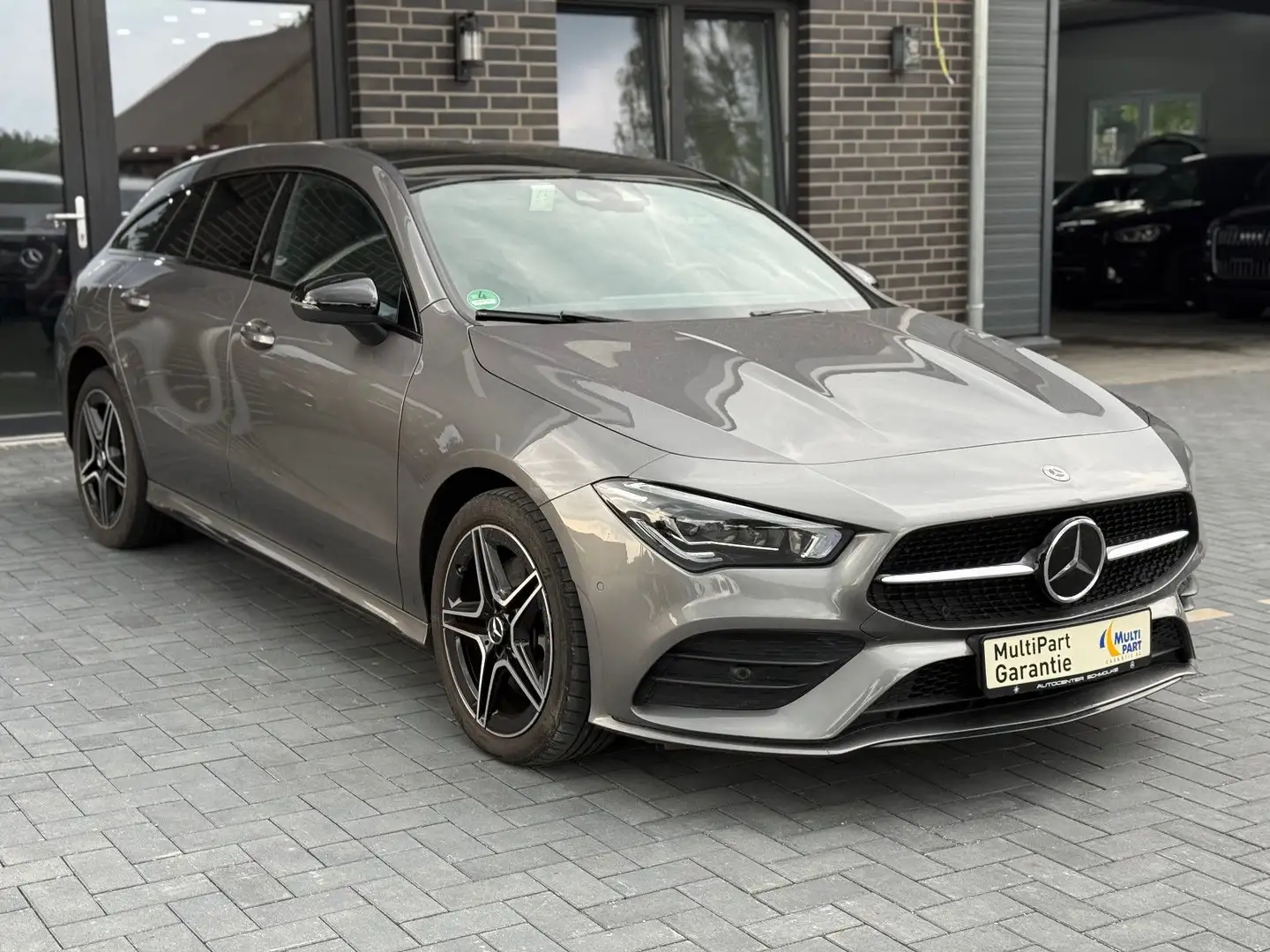 Mercedes-Benz CLA 250 e Shooting Brake Edition 2020 AMG Pano Grau - 1