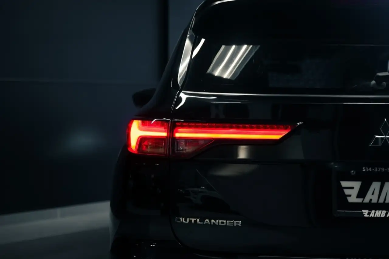 Mitsubishi Outlander снимка Mitsubishi Outlander