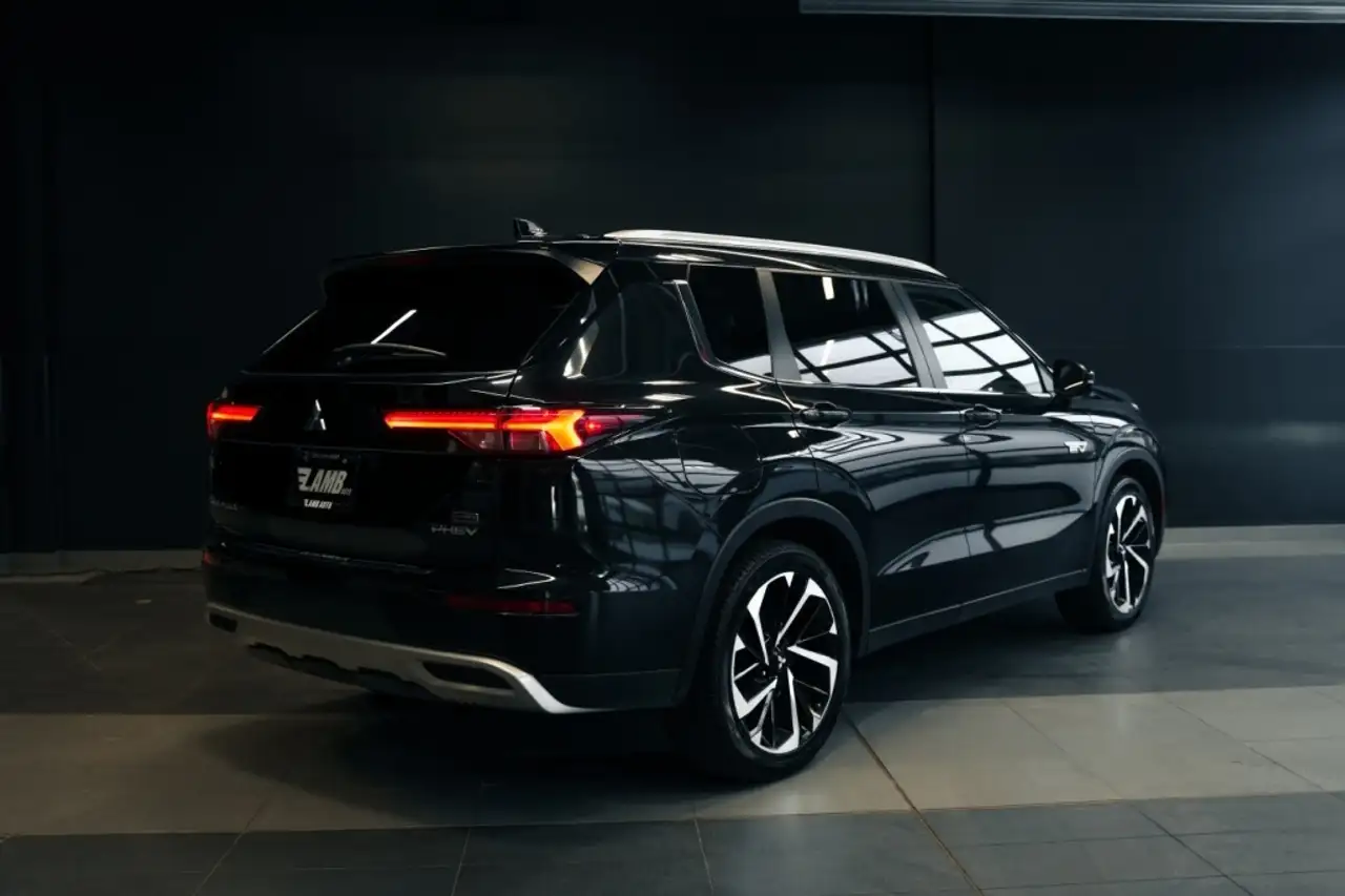 Mitsubishi Outlander снимка Mitsubishi Outlander