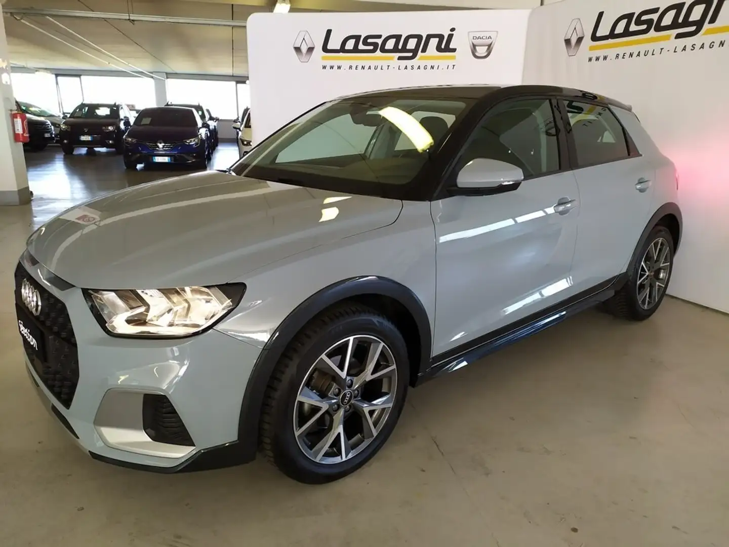 Audi A1 citycarver 30 TFSI S tronic Admired Gris - 1