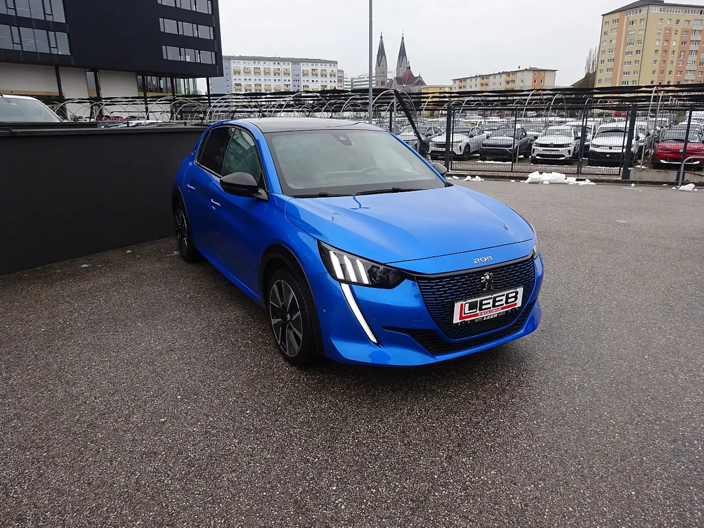 Peugeot e-208 50kWh GT Blau - 2