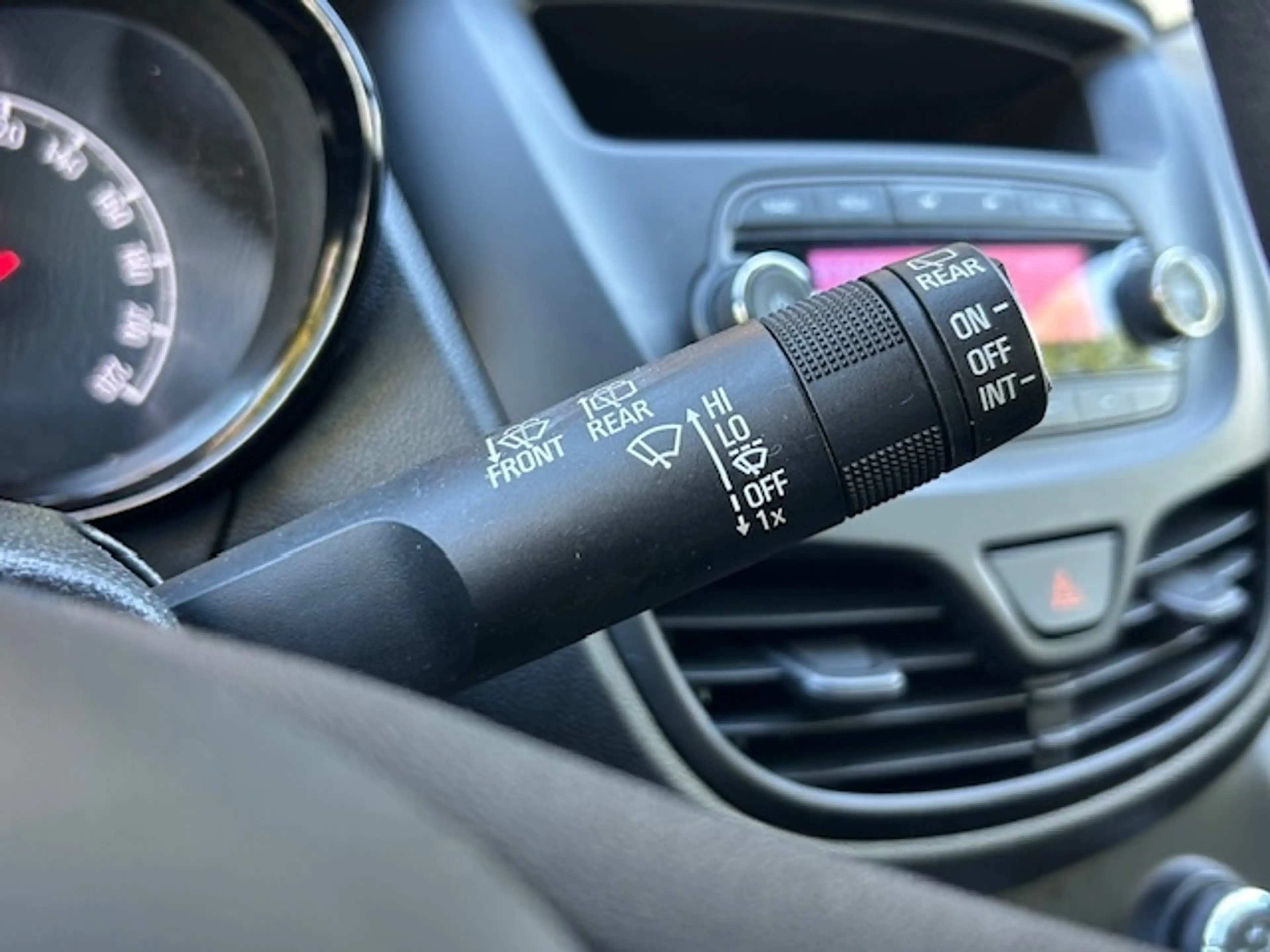 Opel Karl 1.0 ecoFLEX Edition PDC/CRUISE/AIRCO — photo 17