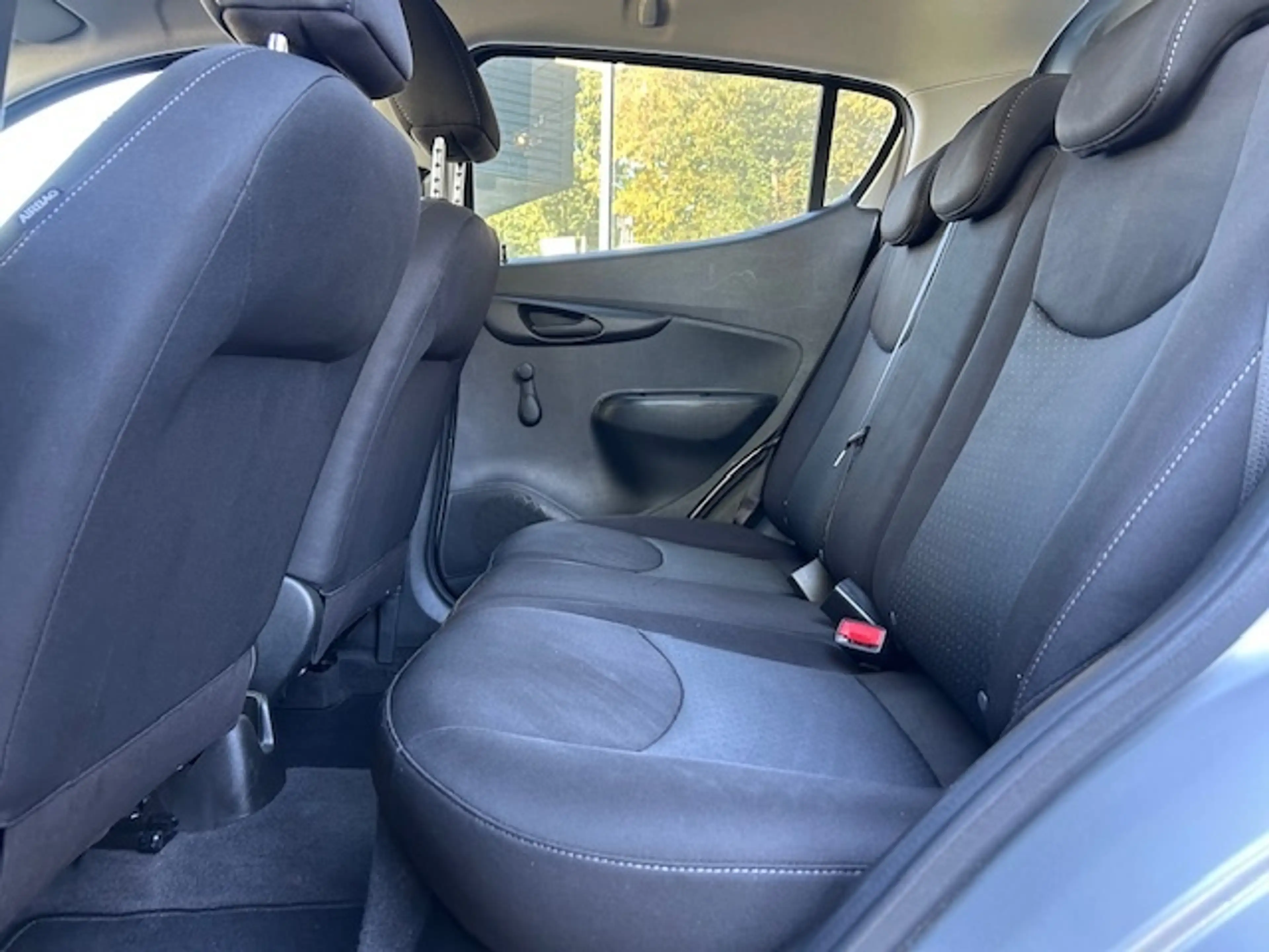 Opel Karl 1.0 ecoFLEX Edition PDC/CRUISE/AIRCO — photo 4