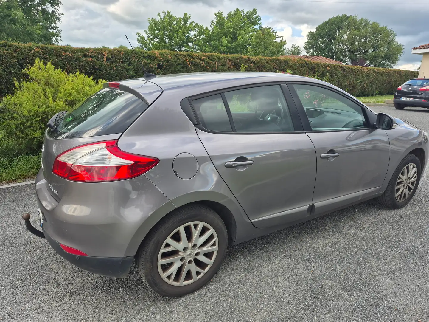 Renault Megane Mégane III dCi 130 FAP Energy eco2 Akaju Gris - 1
