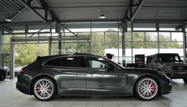 Porsche Panamera view 6