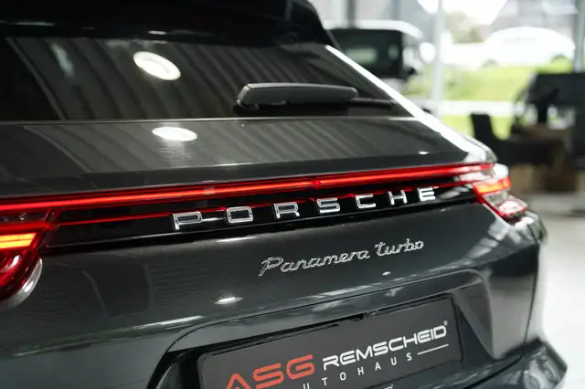 Porsche Panamera view 12